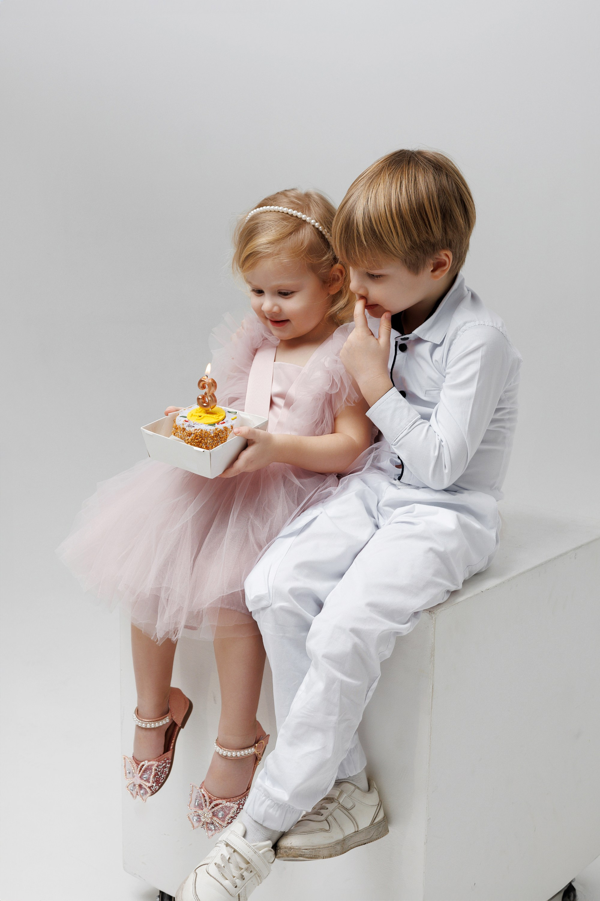 Съемка Дня Рождения Алисы в фотостудии CROSS-STUDIO зал IDEAL. Свадебный и семейный фотограф в Москве и МО Елена Агапова