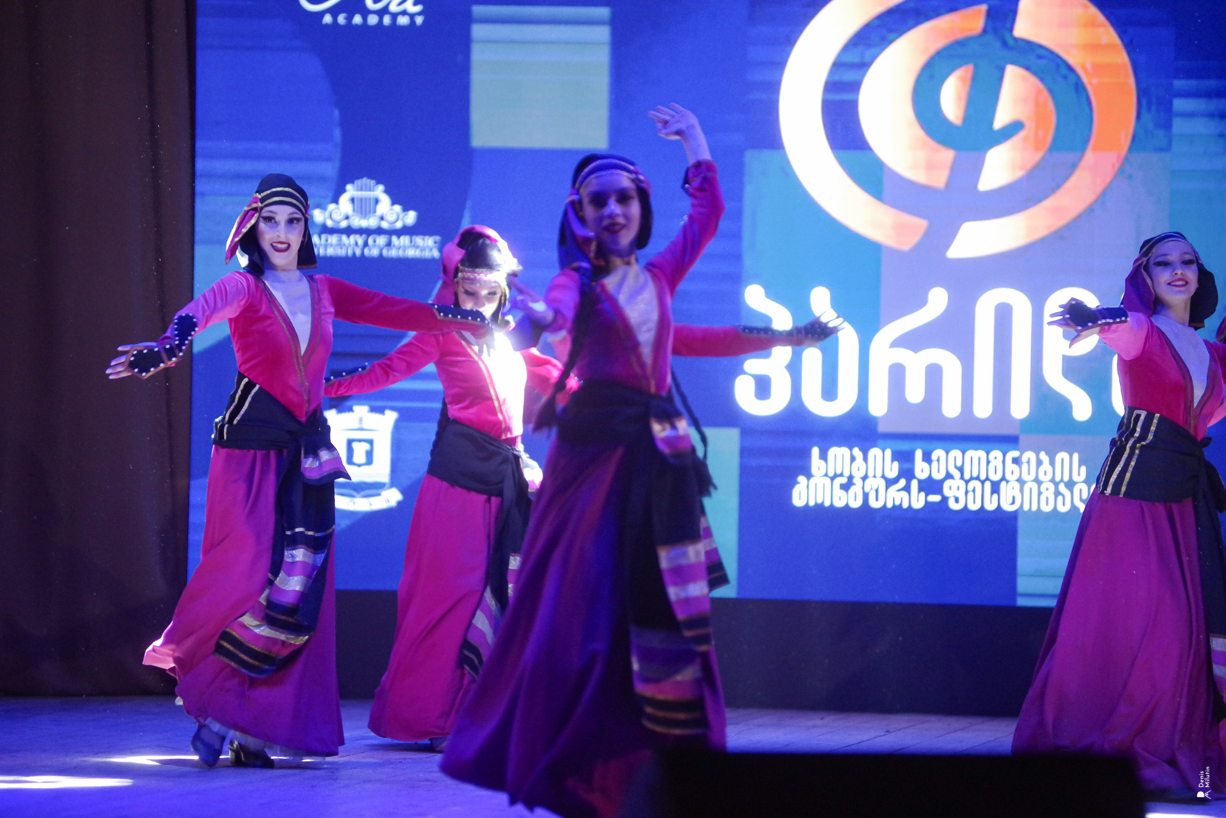 Танцы в Хоби. Портретный фотограф Денис Милютин