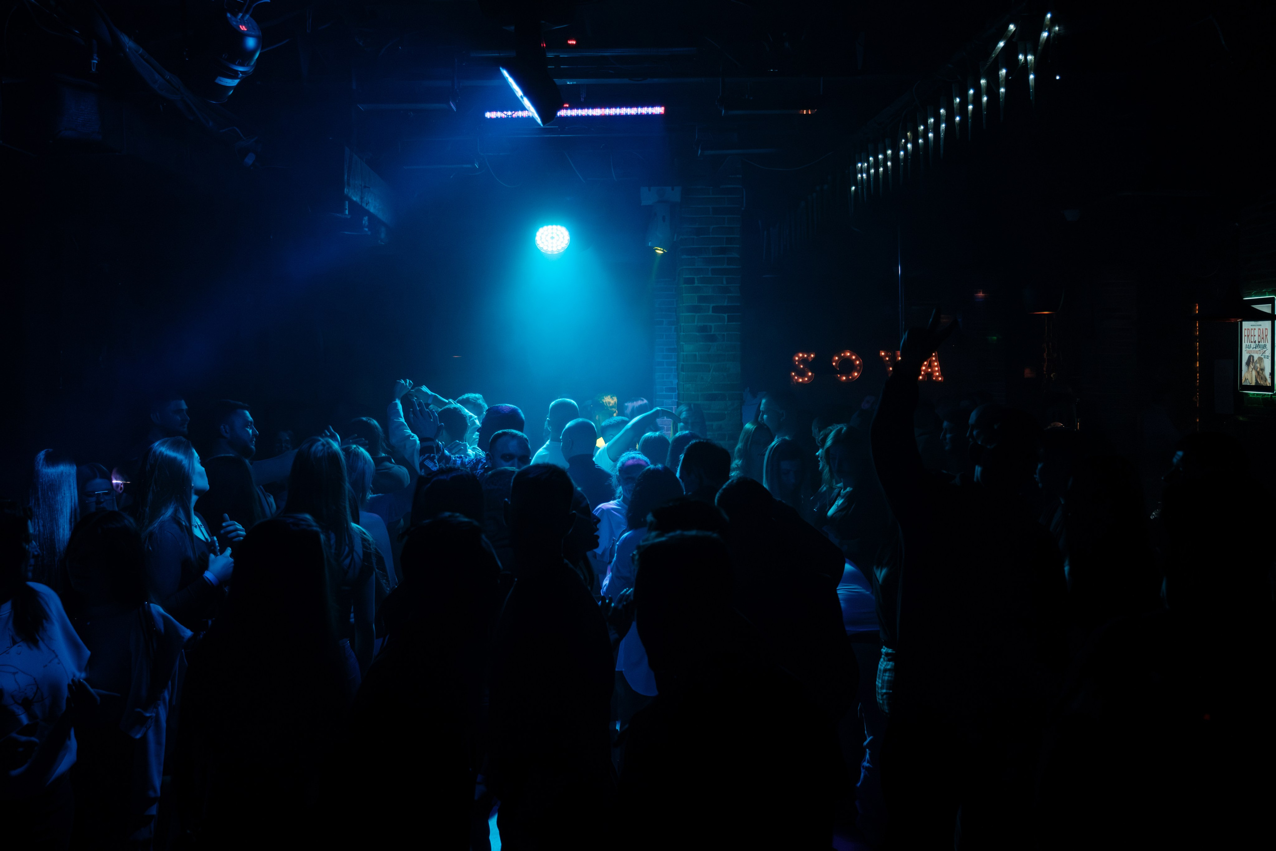 Вечеринка в клубе «Сова». Концерт группы «Инфинити». Профессиональный фотограф в Москве и МО Денис Кулешов