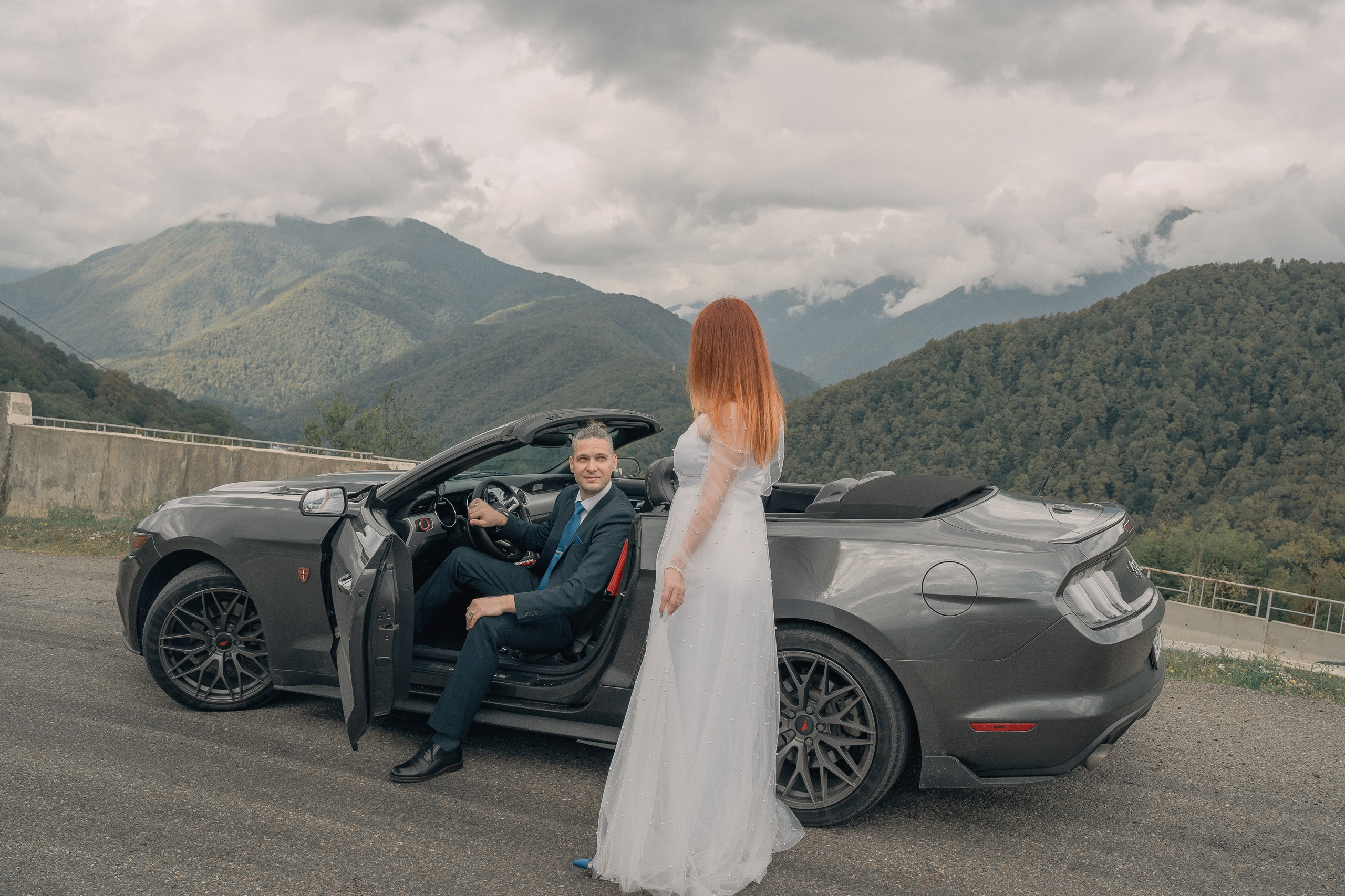 Фотосессия на Кабриолете Сочи в Адлере и на Красной Поляне