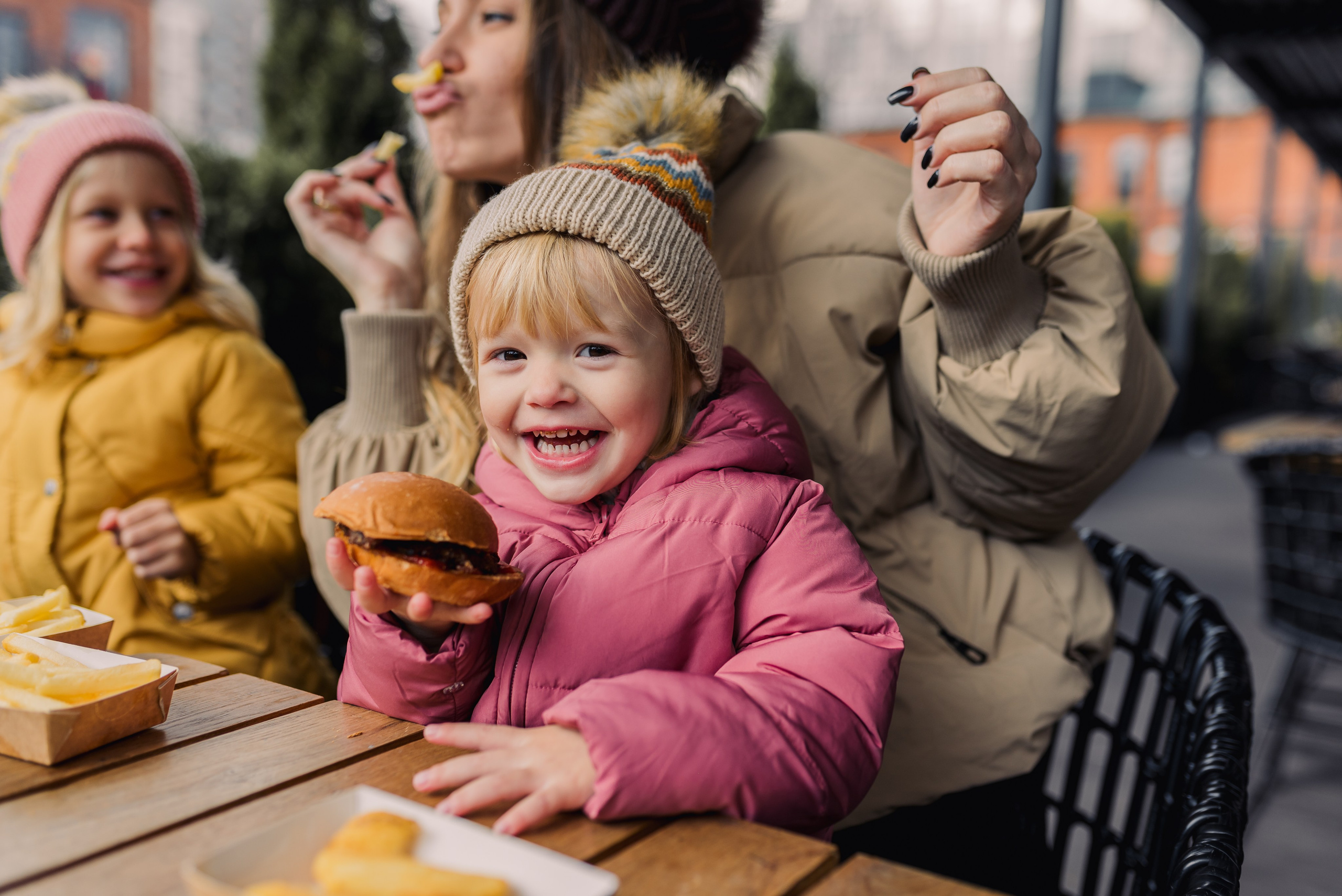 Прогулочная фотосессия в городе в стиле Lifestyle. Контент-фотограф в Москве Хныкина Лена