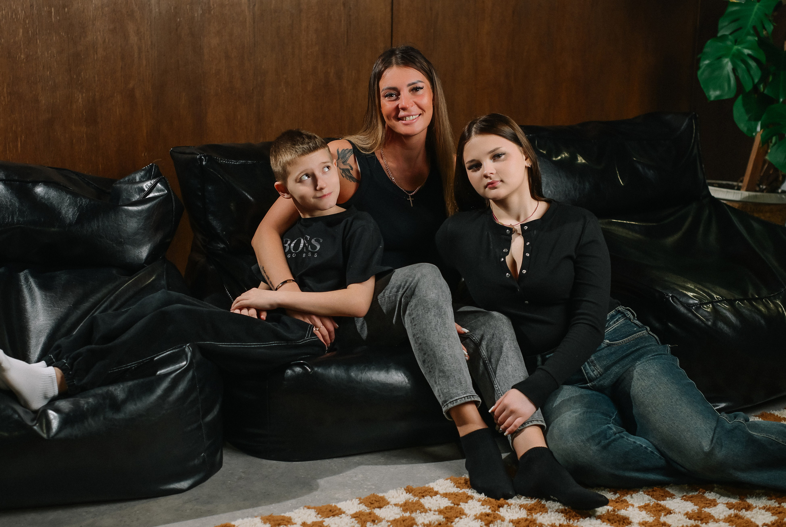 Александра с детьми