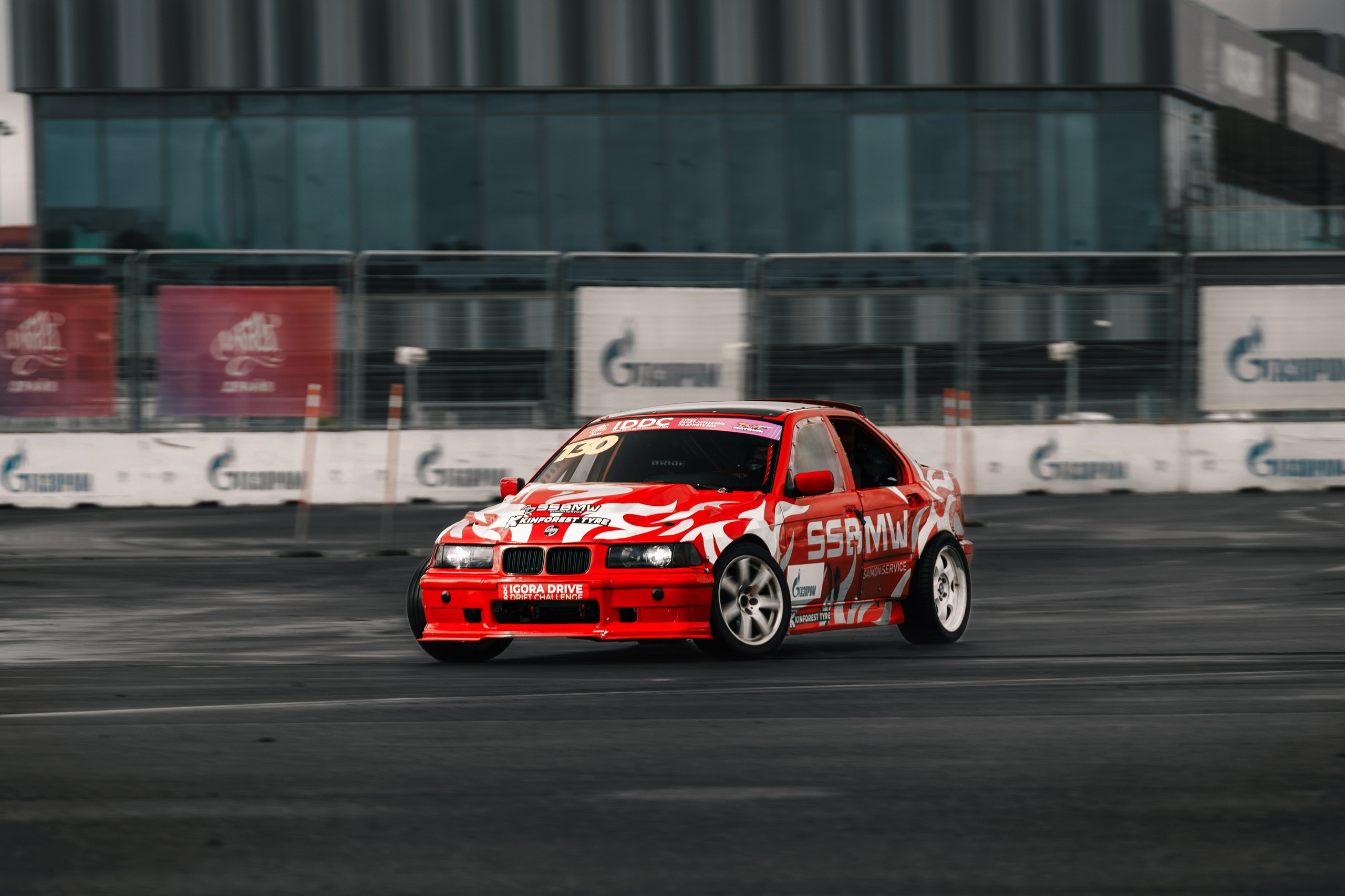 IDDC Этап 2: Бетонный Колизей и блогеры в деле