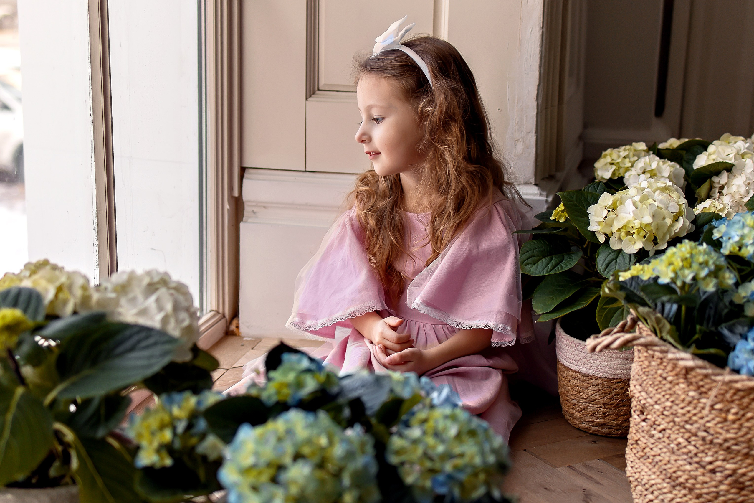 Мия в гортензиях. Семейный и детский фотограф Оля в Тюмени