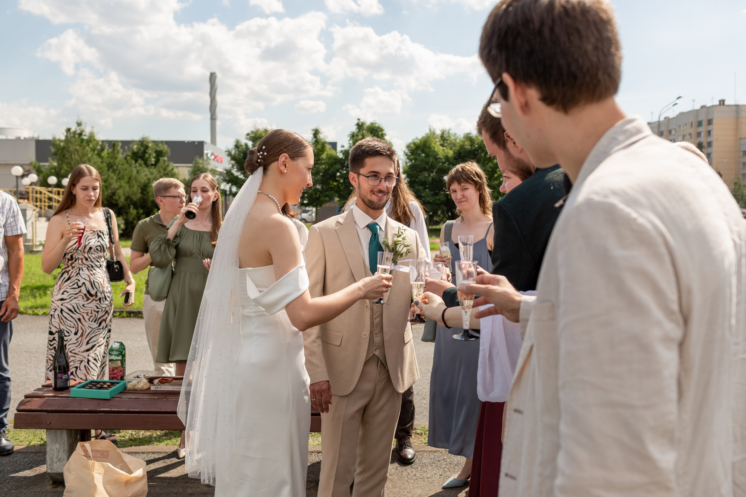 Свадебная фотопрогулка у Лахты. Свадебный фотограф Кирилл Белый