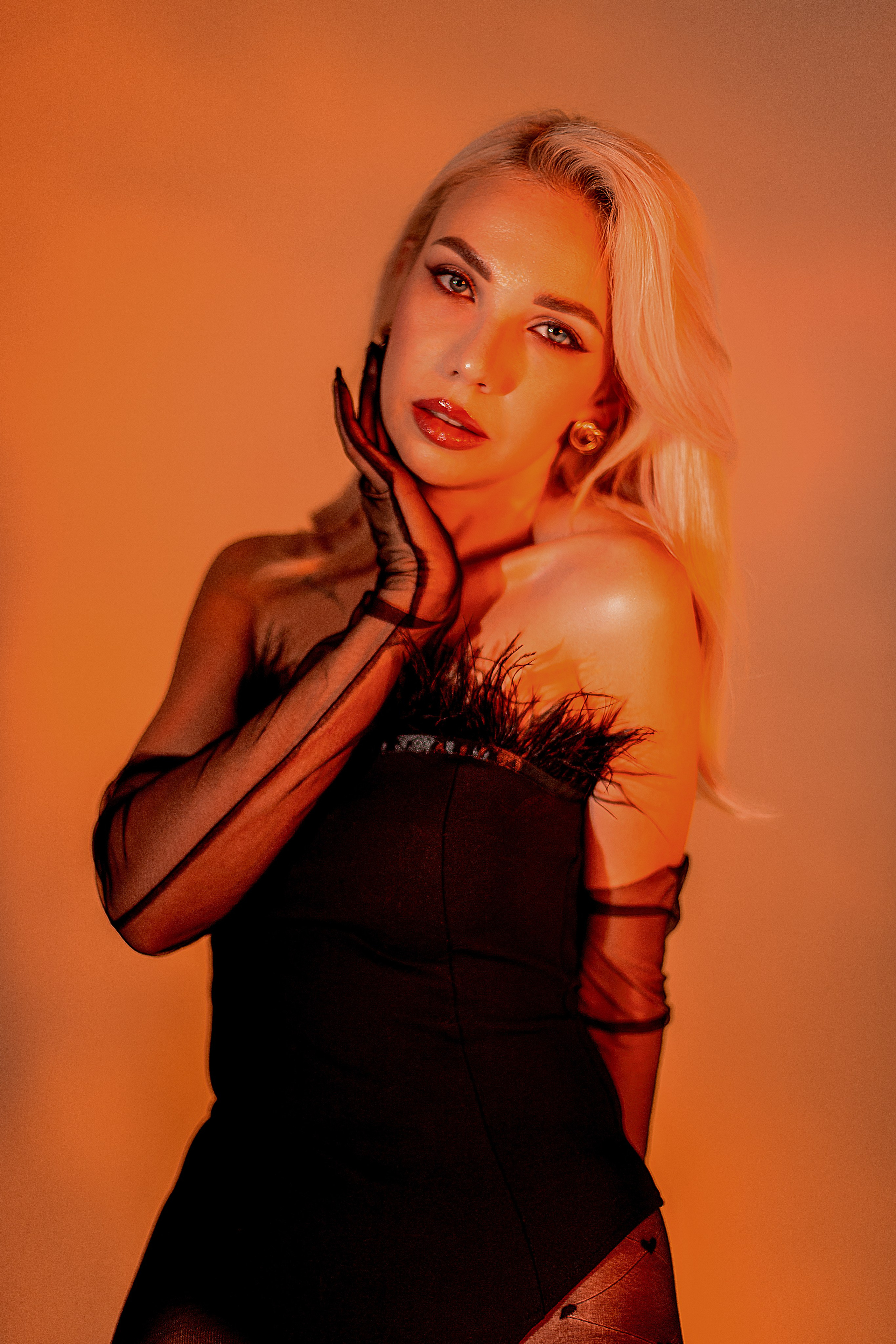 Женский портрет с цветным светом. Семейный и индивидуальный фотограф в Ростове-на-Дону