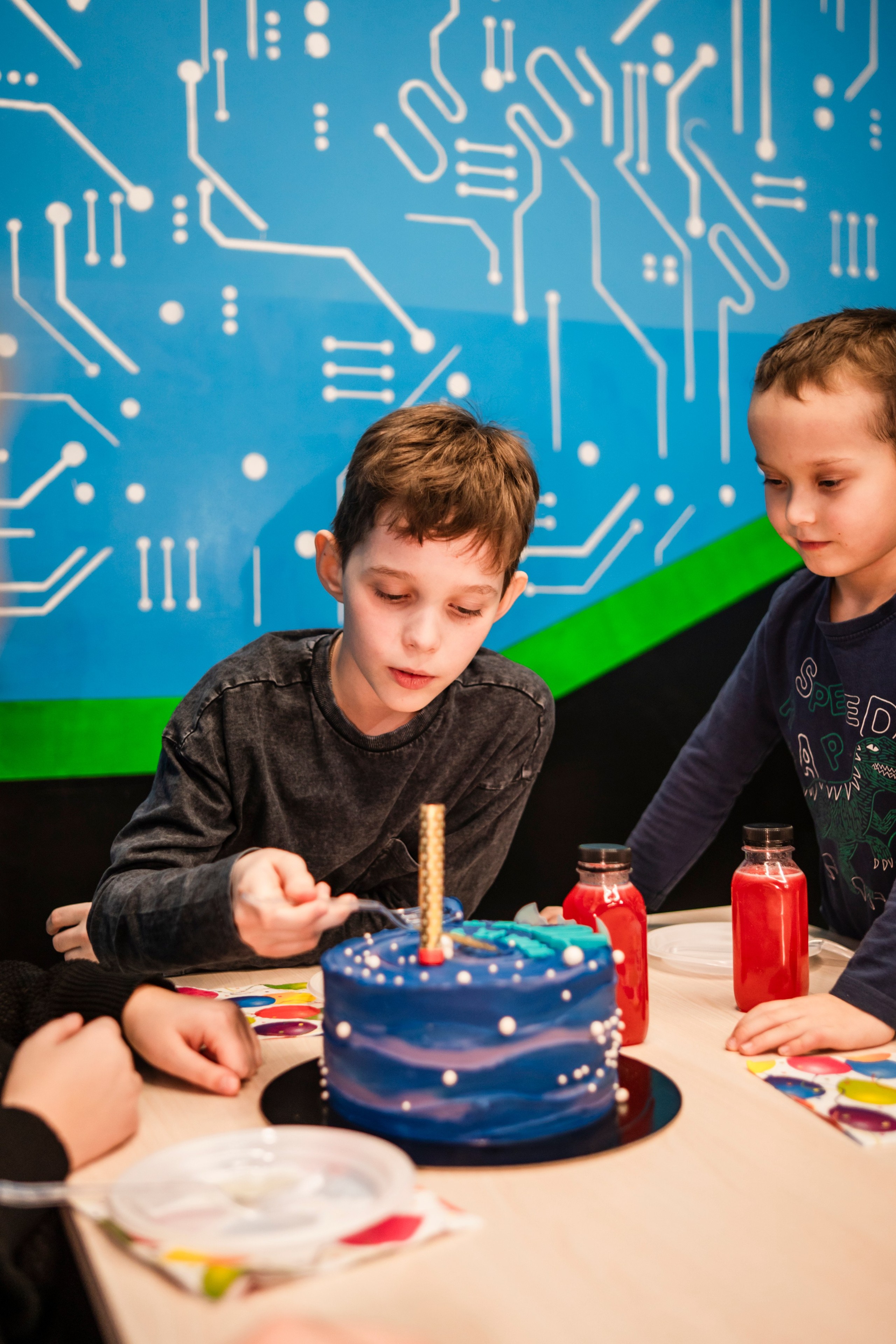 VR (November-December 2024). Felixtones