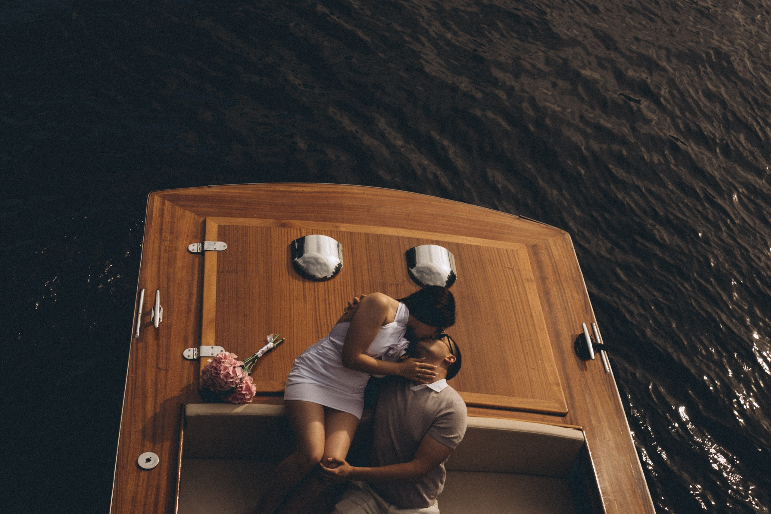 СВАДЕНБНАЯ СЬЕМКА НА КАТЕРЕ ПО КАНАЛАМ САНКТ-ПЕТЕРБУРГА И В АКВАТОРИИ НЕВЫ. Профессиональный фотограф, Санкт-Петербург — Виктория Богомолова