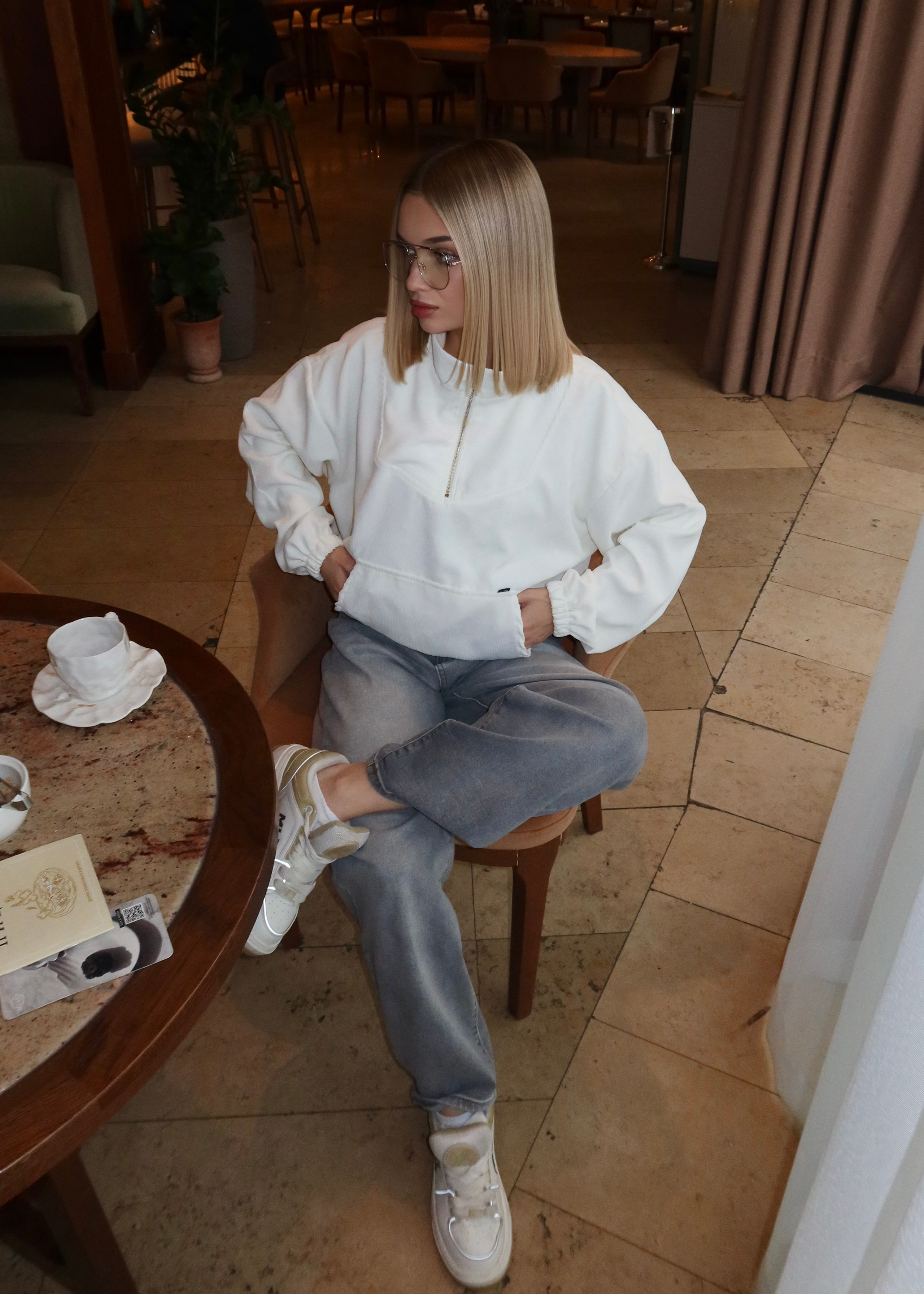 Виктория Н Размер ХS, Рост 165, Параметры 85/62/88. LUNAPRO Дом стильных, сборных и индивидуальных съемок для брендов