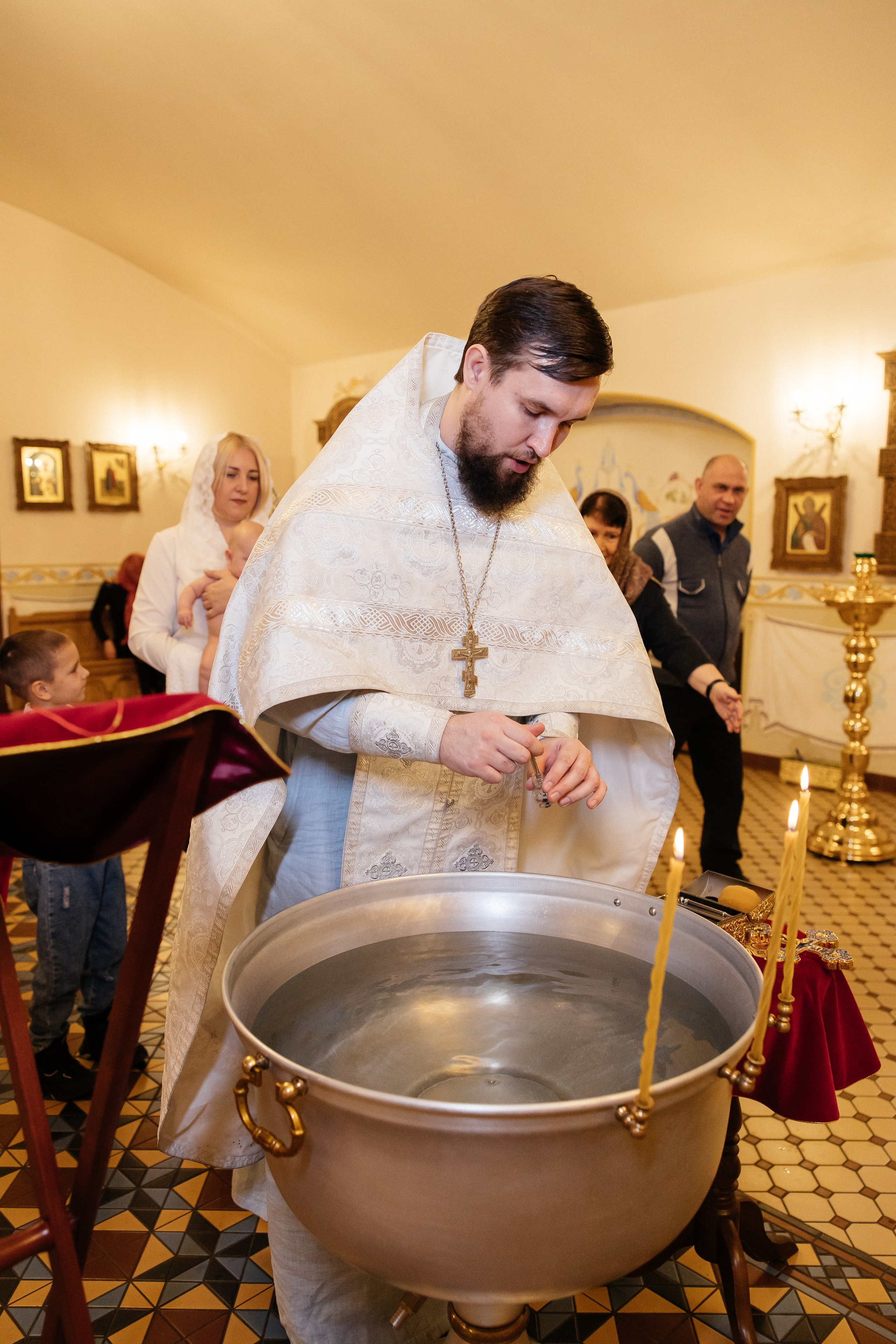 Таинство Крещения Александры и Алисы. Храм Покрова Пресвятой Богородицы. Семейный фотограф в Рязани и Рязанской области