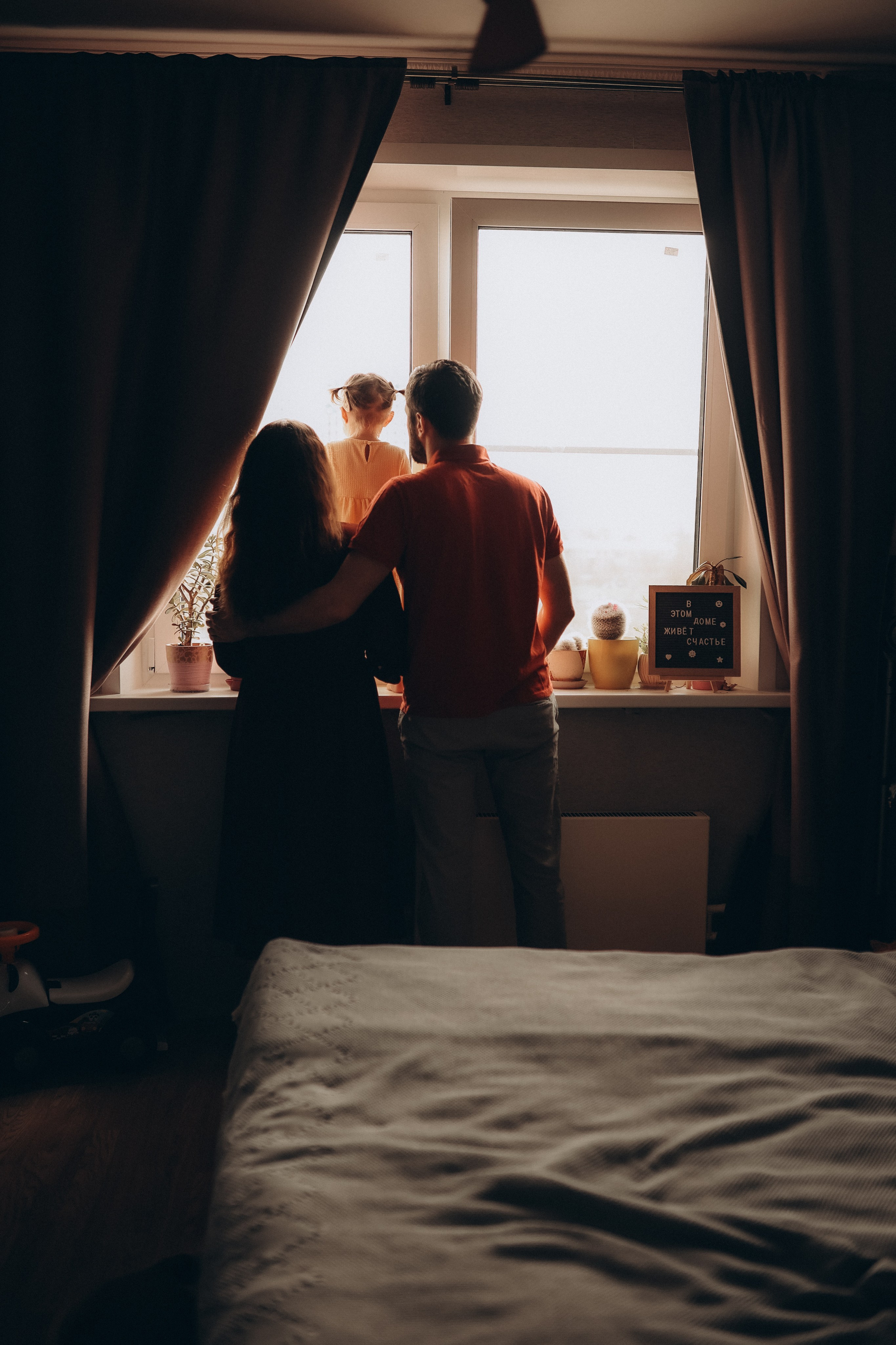 Домашняя фотосессия Лёши, Саши и малышки Иларии. Семейный фотограф в Москве и Люберцах Юлия Гуськова