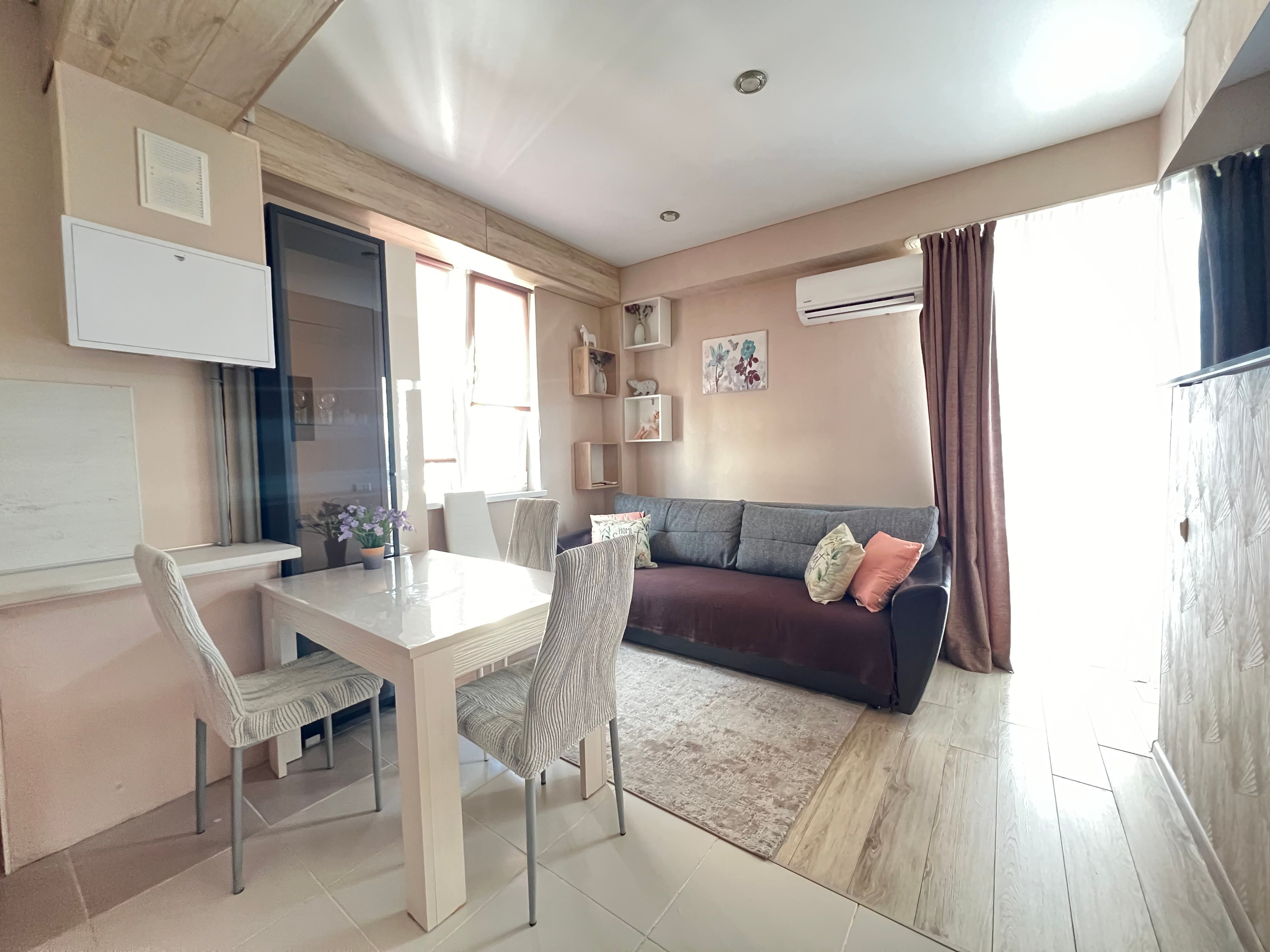 Светлая, уютная квартира рядом с морем!. Квартиры посуточно, длительно в Сочи, LARA APART GROUP