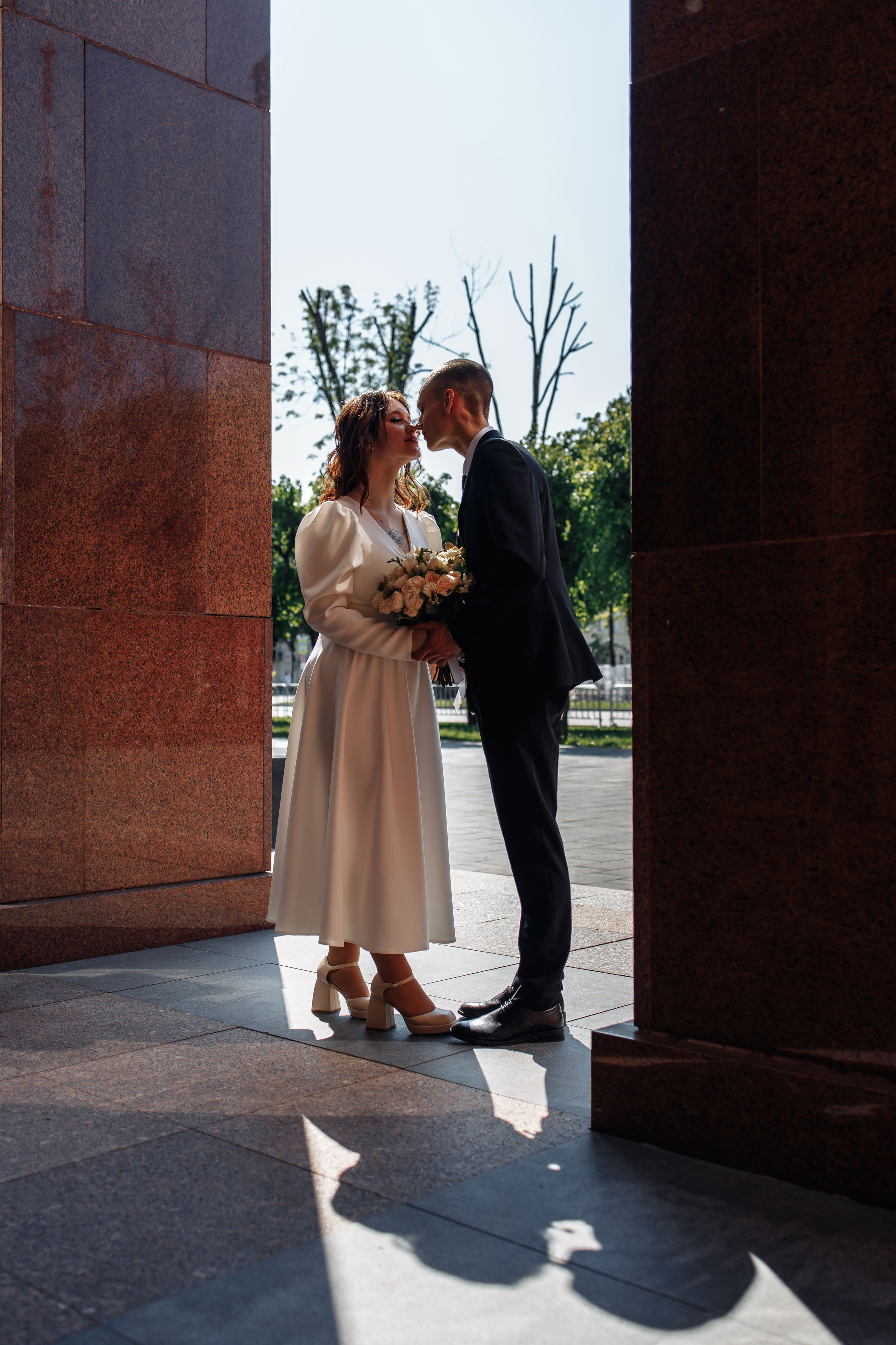 Свадебная прогулка в Смоленске. Свадебный фотограф Вашкевич Денис