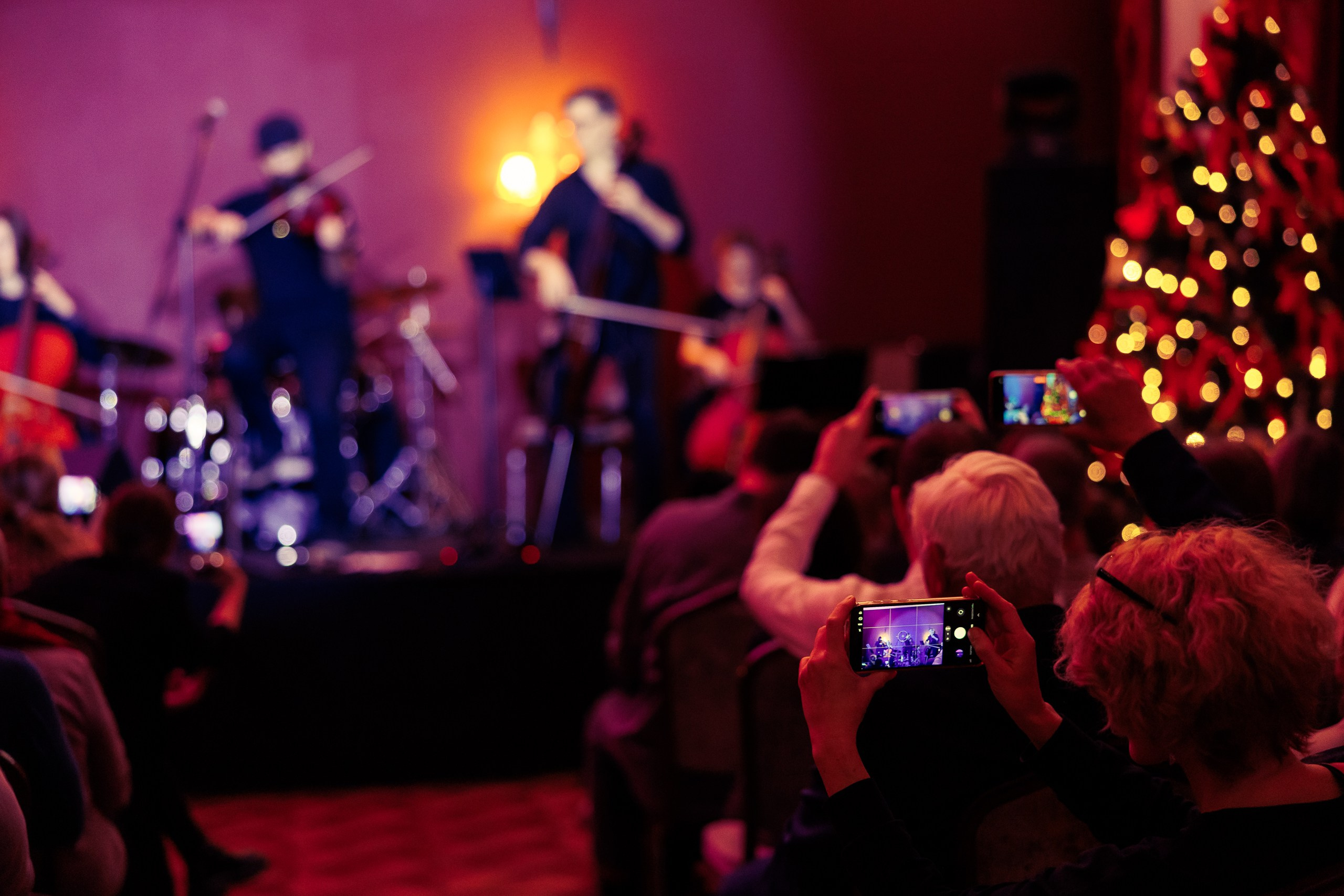 Концерт ATOMIC CELLOS в пространстве FREEDOM. Фотограф в Санкт-Петербурге — Сергей Петров