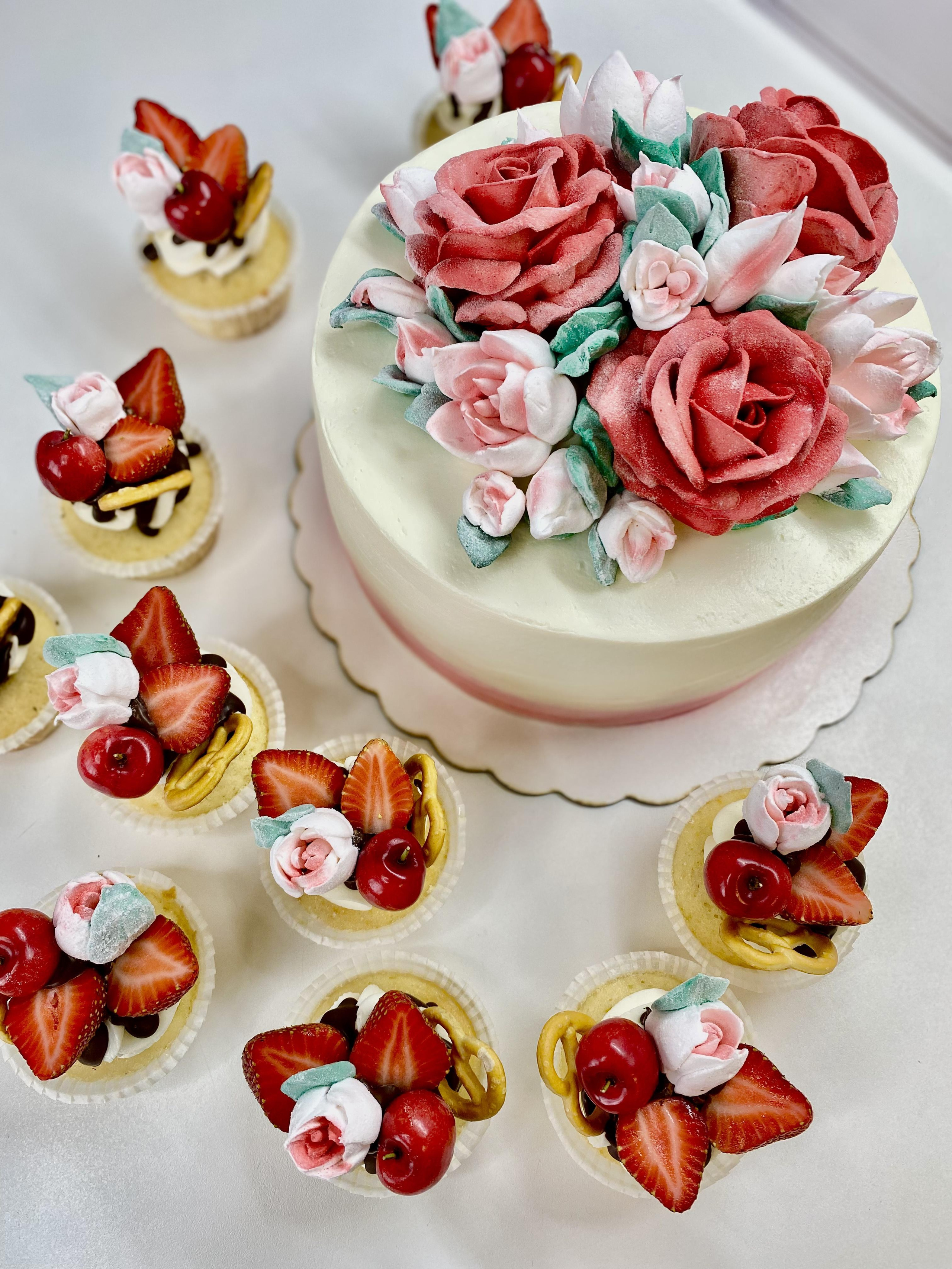 Торты. Katyasugarsugar капкейки, зефир, торты Москва