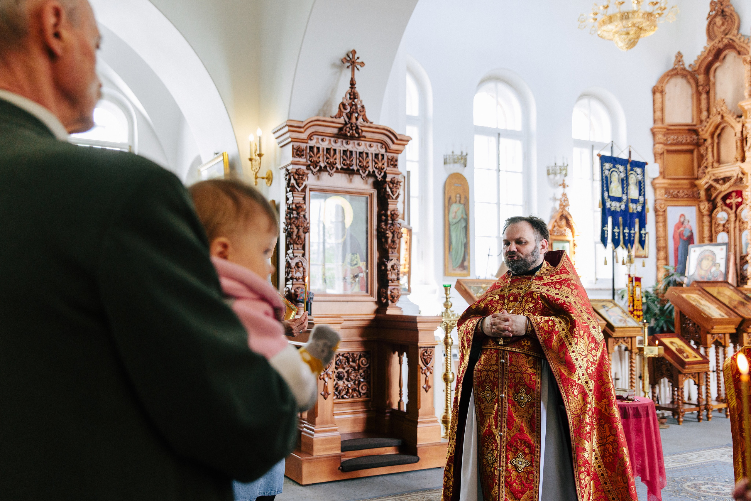 Фотограф на крещение, венчание в Петербурге. Репортажная фотосъемка праздников и мероприятий в Санкт-Петербурге