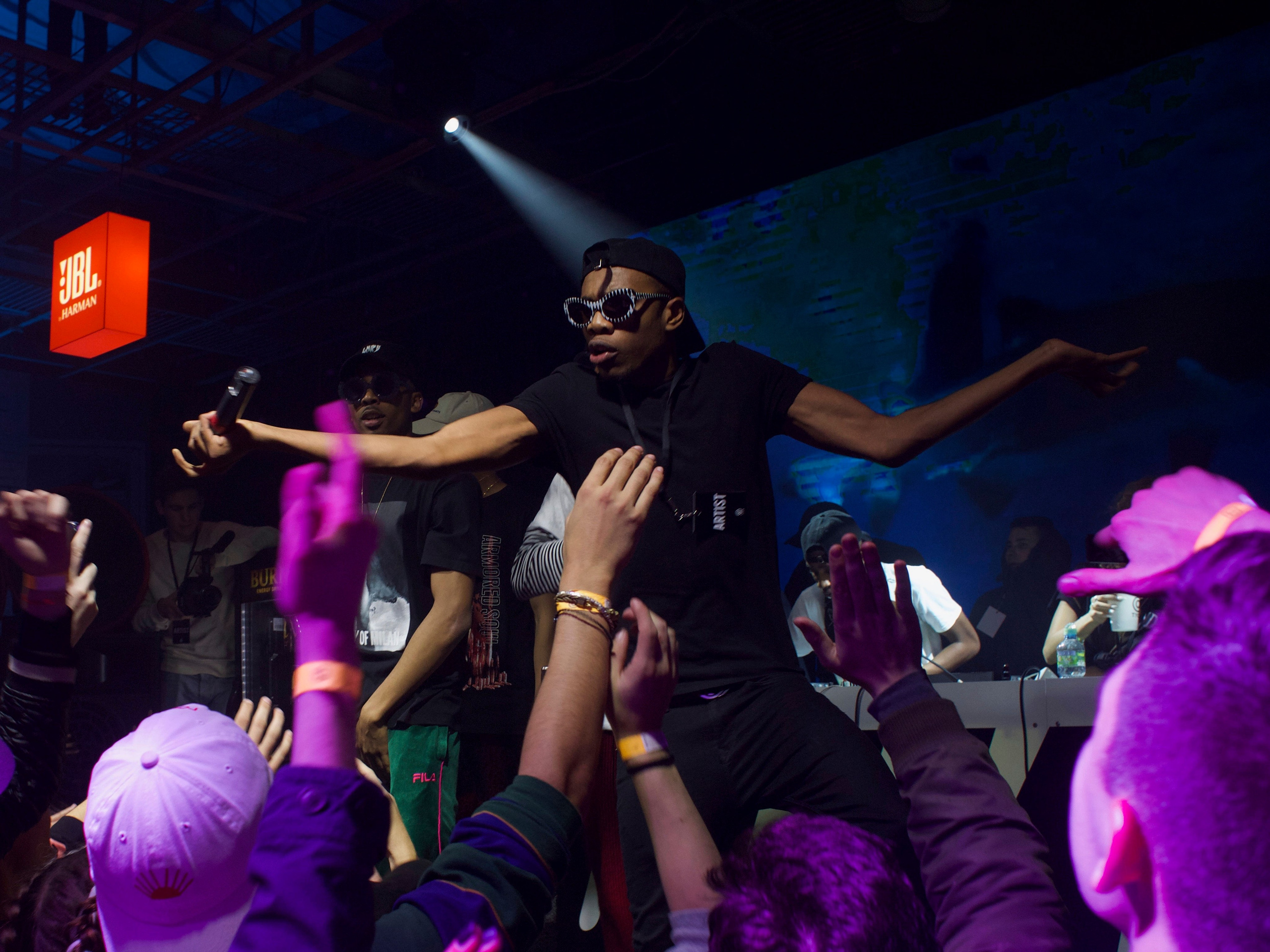 Фотоотчеты из ночных клубов. Владимир Спивак — фотограф, дизайнер, продюсер | Основатель бегового клуба Spivak Run