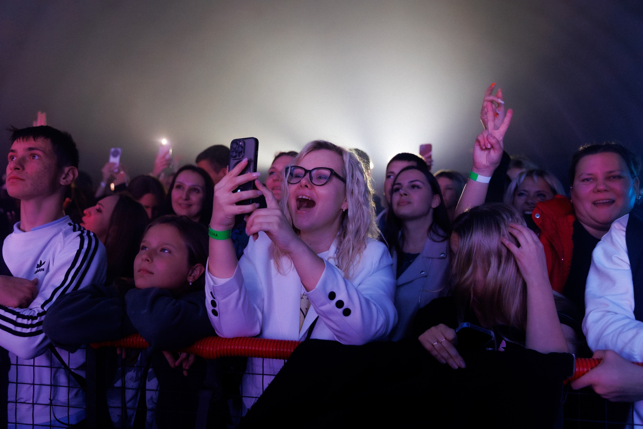 Фотоотчёт и репортаж с концерта группы GAYAZOV$ BROTHER$. Красильников Евгений — профессиональный фотограф в Ростове-на-Дону