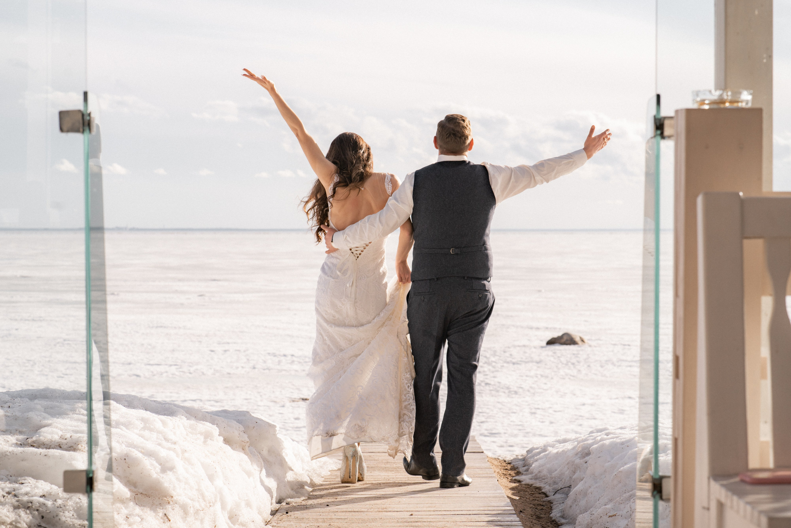 Красивые места для свадебной фотосессии летом в Санкт-Петербурге. Свадебный фотограф Александр Невский в Санкт-Петербурге