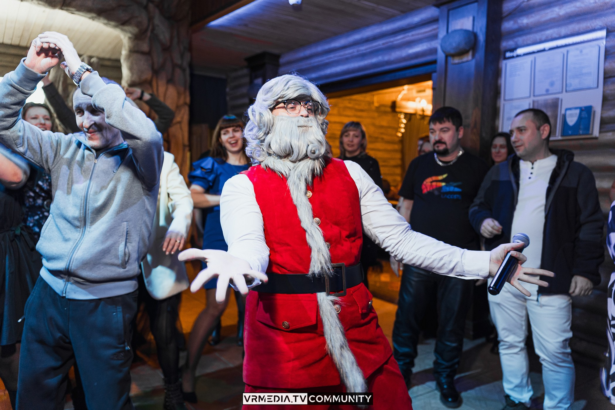 Новогодний вечер у «Петровича»