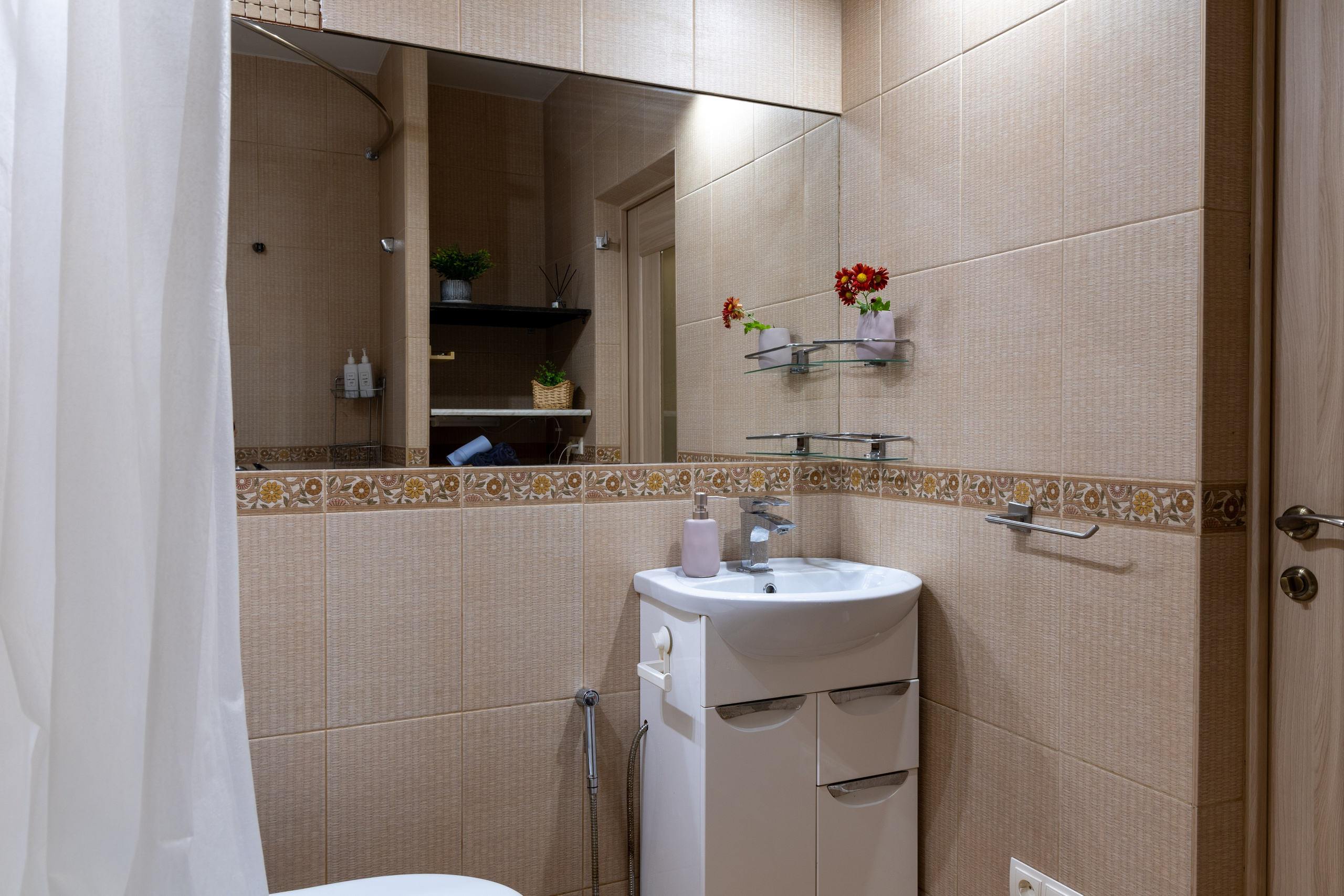 Комплексная подготовка квартиры к посуточной аренде (хоумстейджинг). Интерьерная съёмка и подготовка недвижимости к аренде/продаже. Геленджик, Краснодарский край — Юлия Софронова, Art Sea Homes