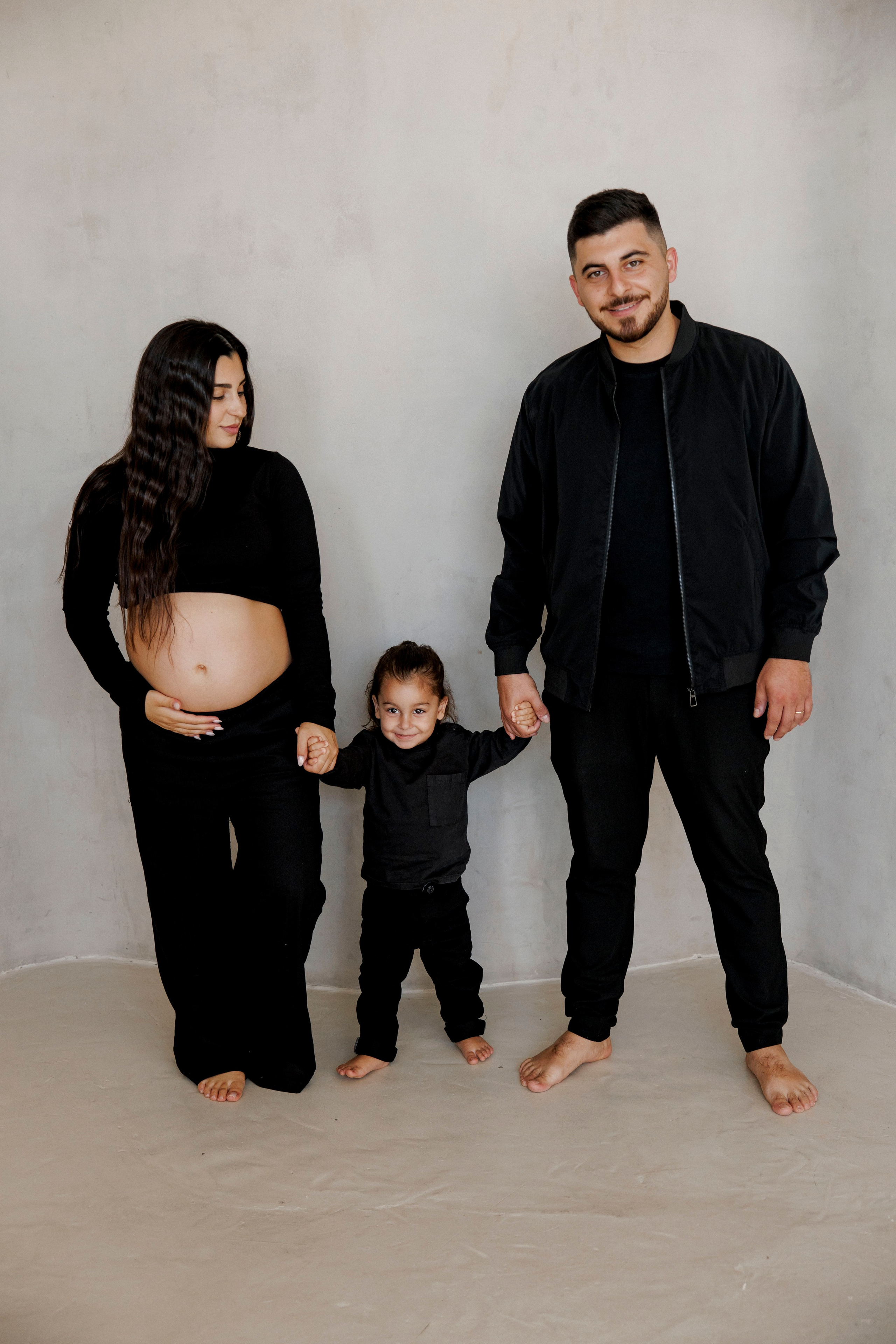 Pregnancy photoshoot inside the Grey Studio. Главная