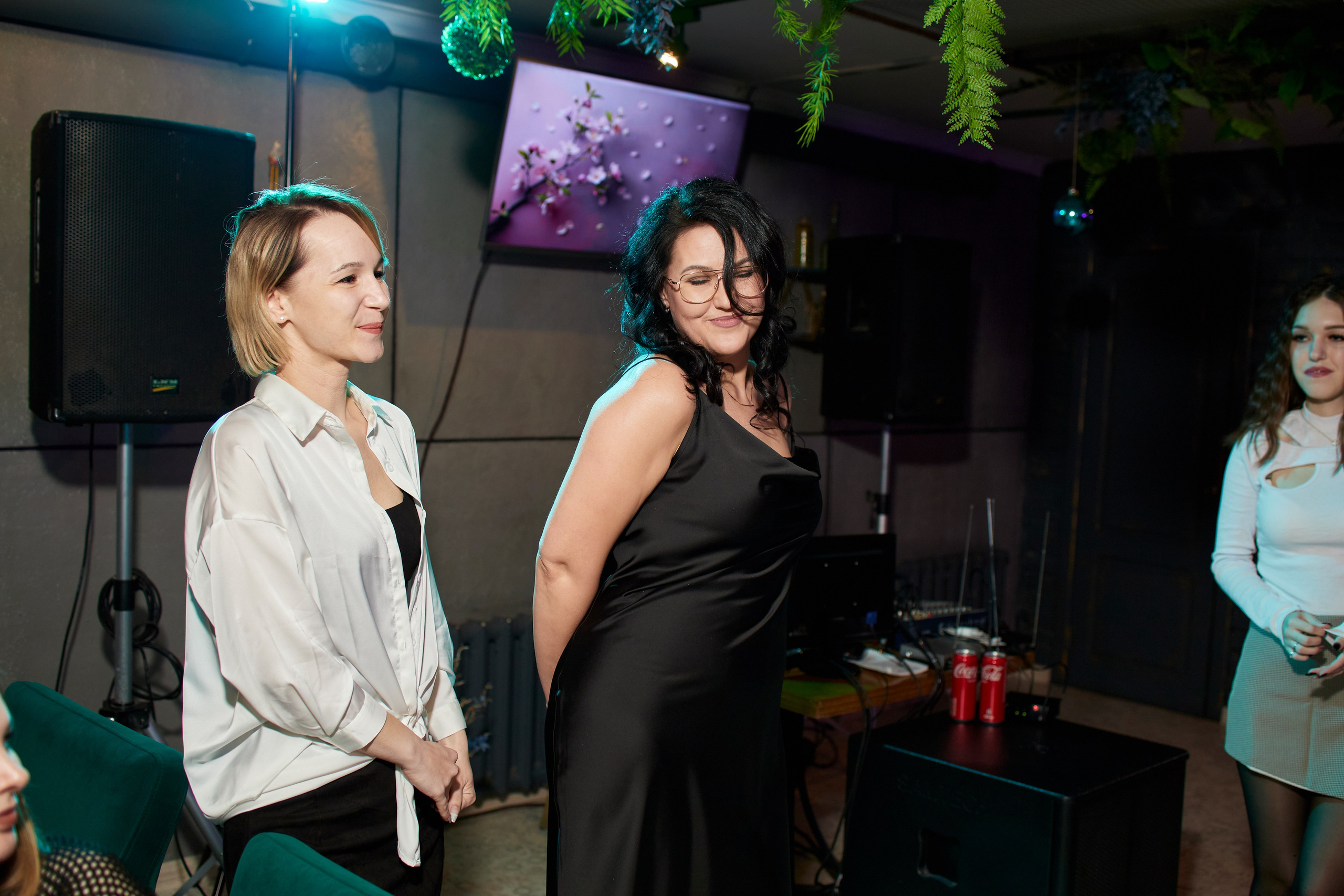 MAXIM & DAMIR | FOREST BAR | 8 МАРТА!. Главная