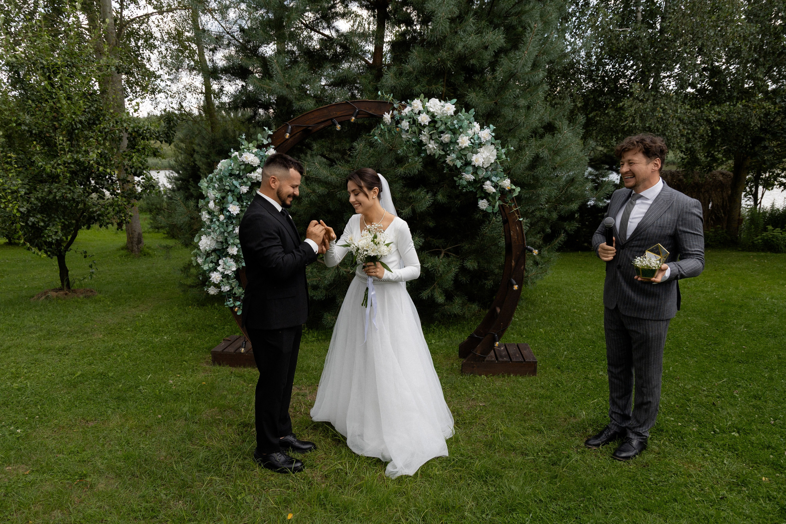 Свадебная фотосессия в агроусадьбе Лабодянка в Минске. Свадебный фотограф в Минске/Беларуси Сергей Спиридонов