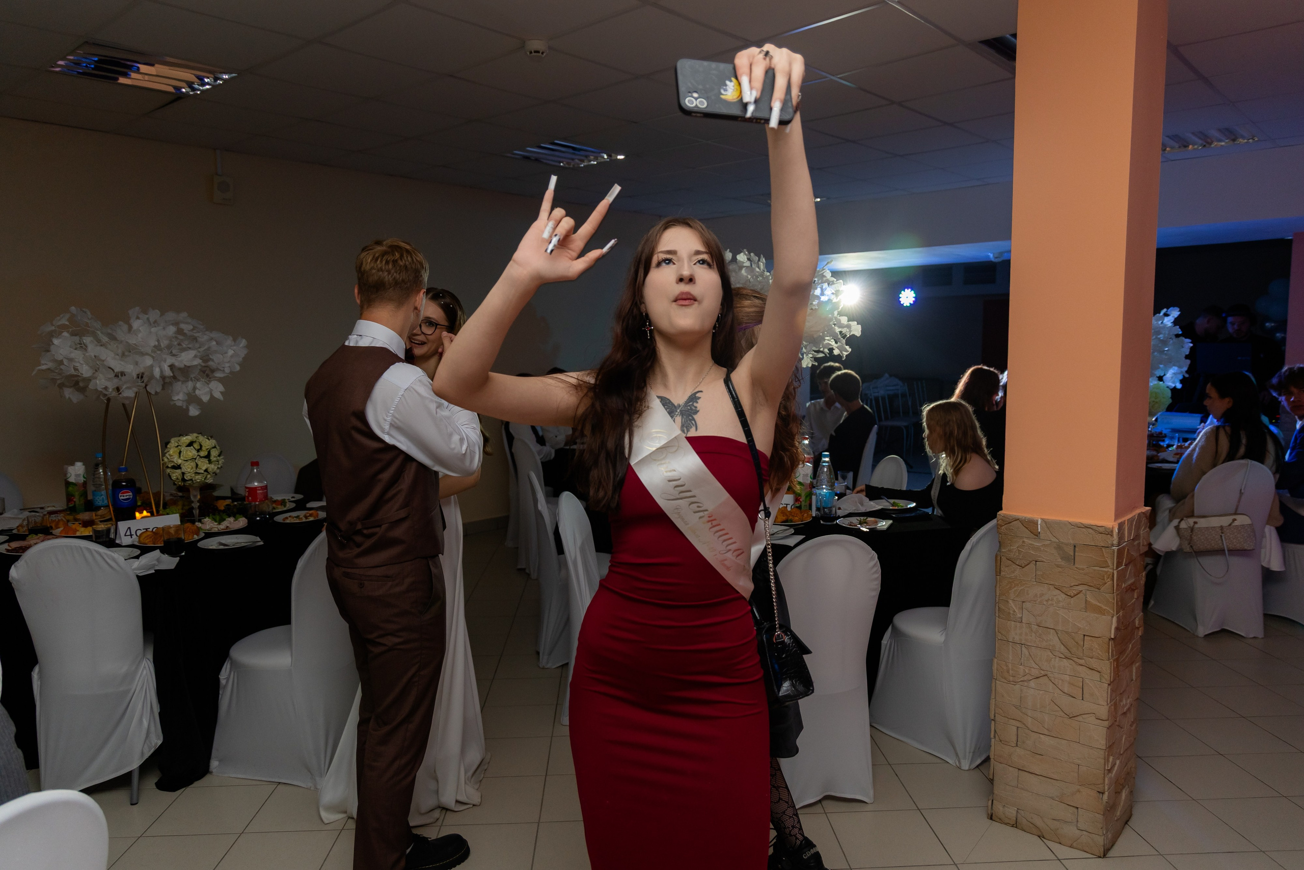 Школьный выпускной 2025 год в Минске, Беларуси. Свадебный фотограф в Минске/Беларуси Сергей Спиридонов