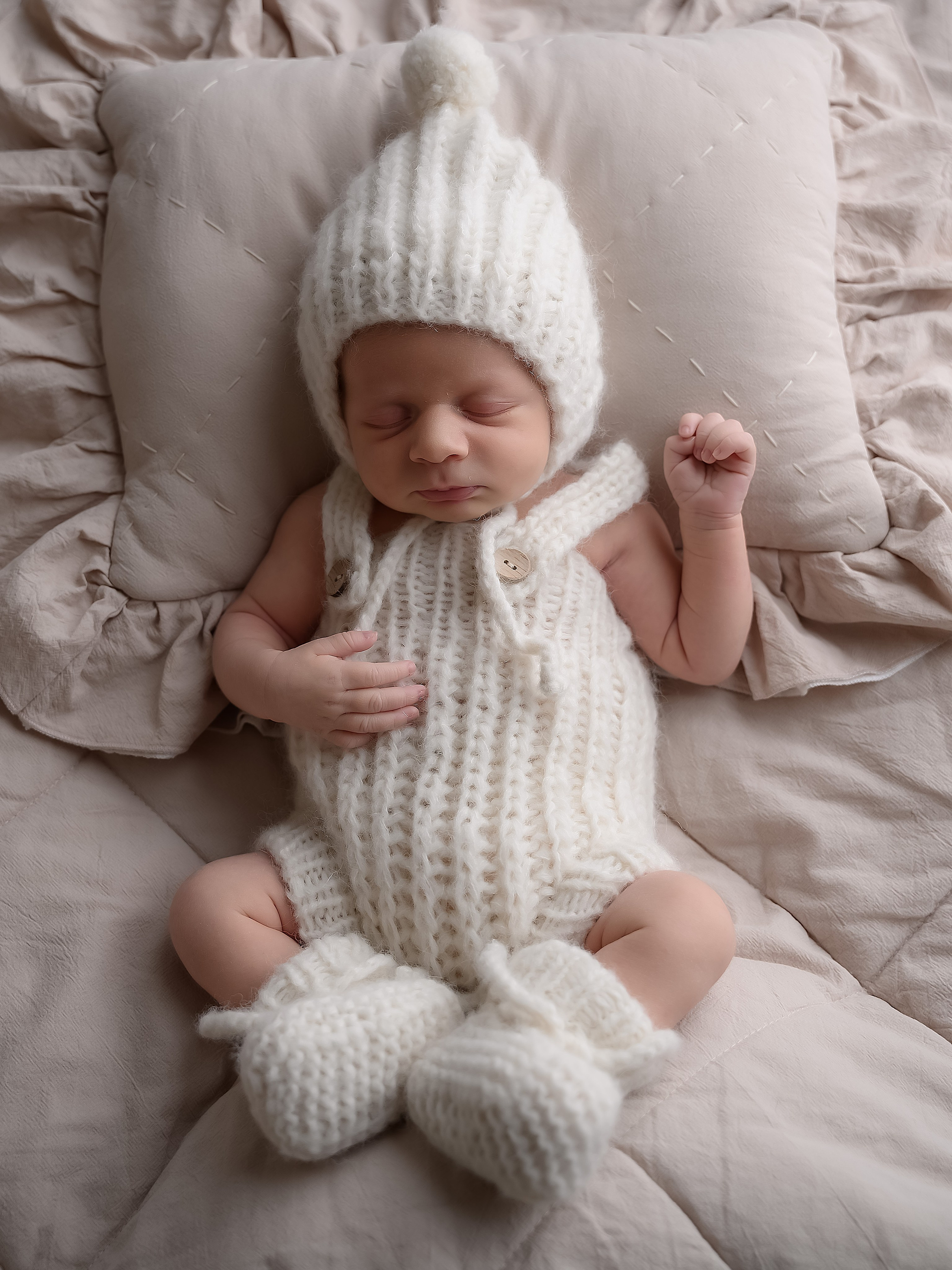 Фотосессия новорожденных — Уссурийск Пакет Базовый. Иван. Фотограф новорожденных (ньюборн) в г. Уссурийске Приморский край Ирина Губанова