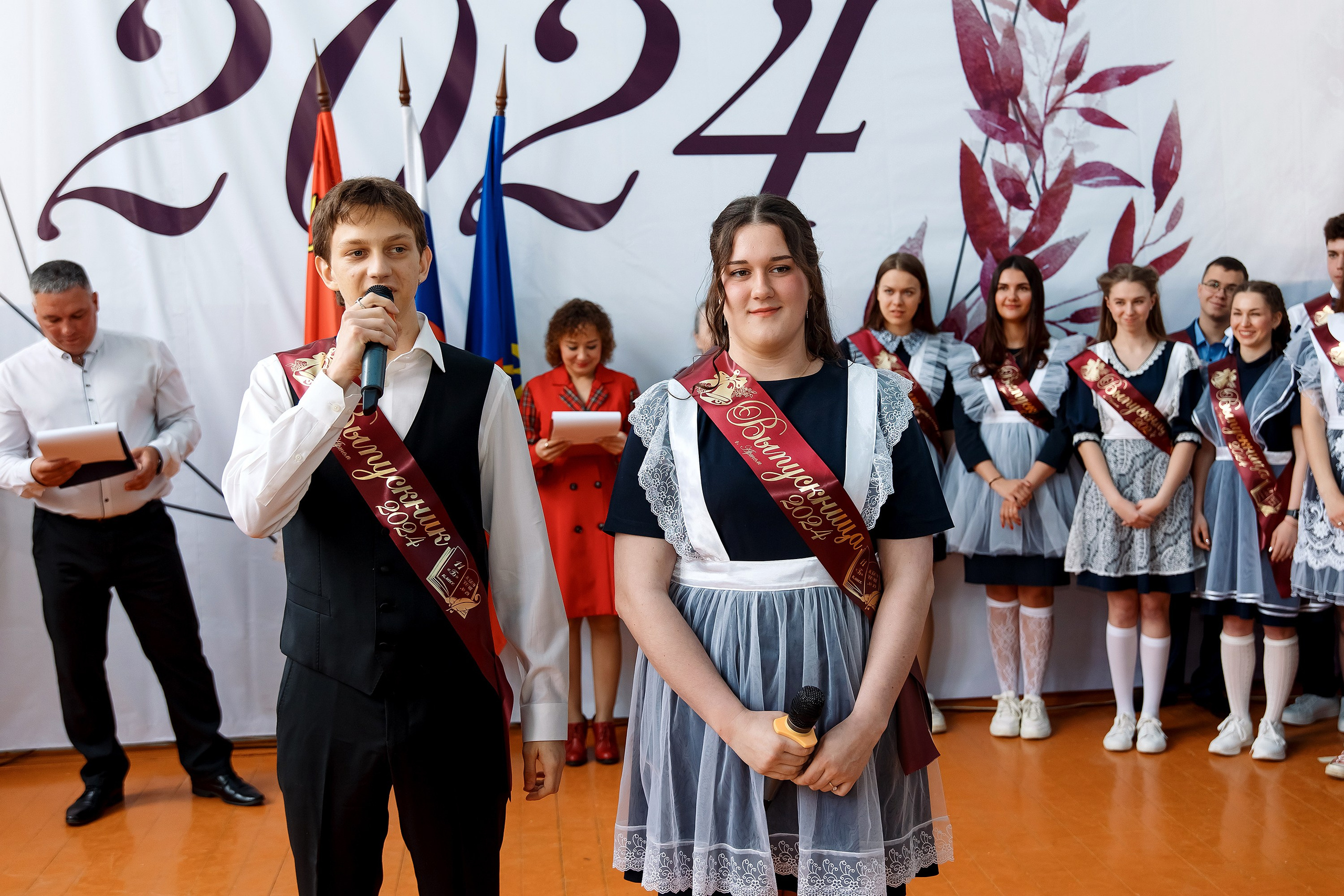 11 класс Последний звонок. Фотограф Любовь Корниенко, Примоский край