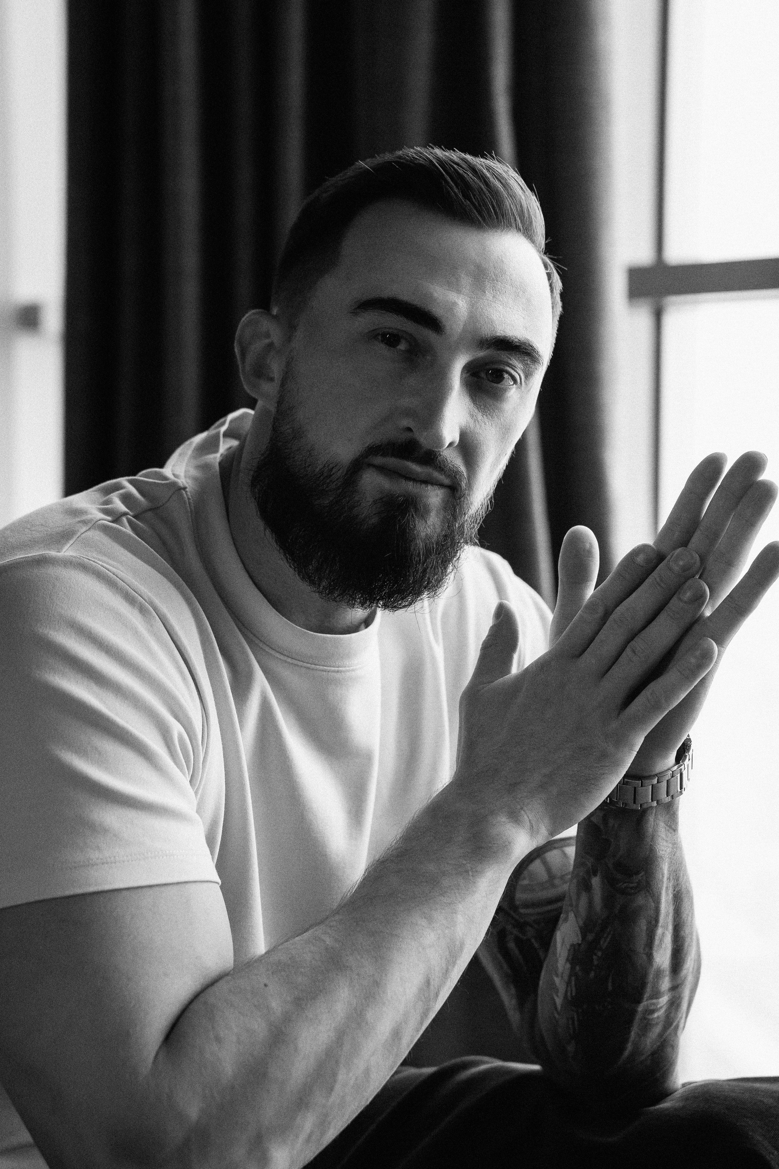 Мужская фотосессия в фотостудии Art-Place Faktura. Профессиональный фотограф в Санкт-Петербурге Александр Волосенцев