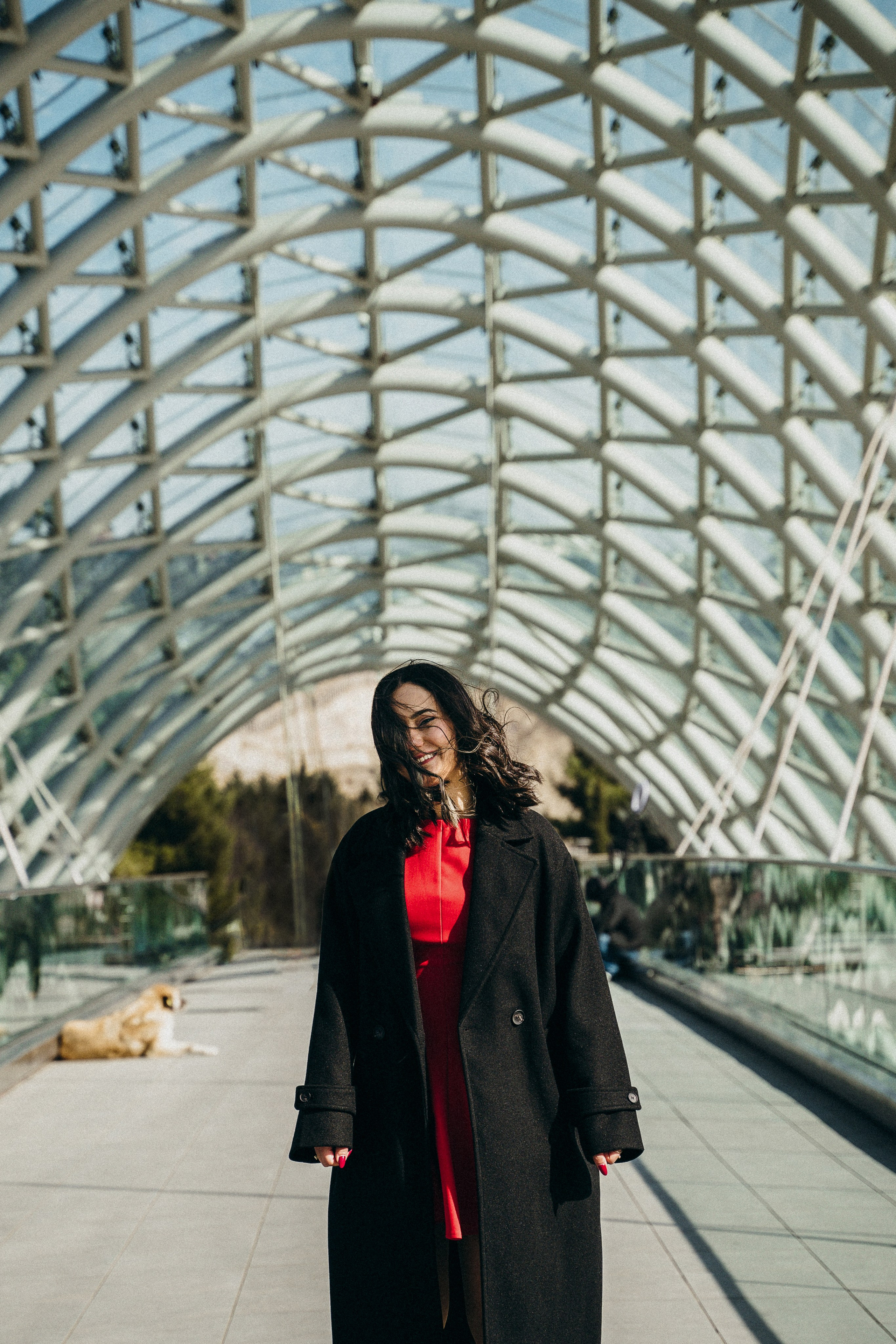 Девушка в красном