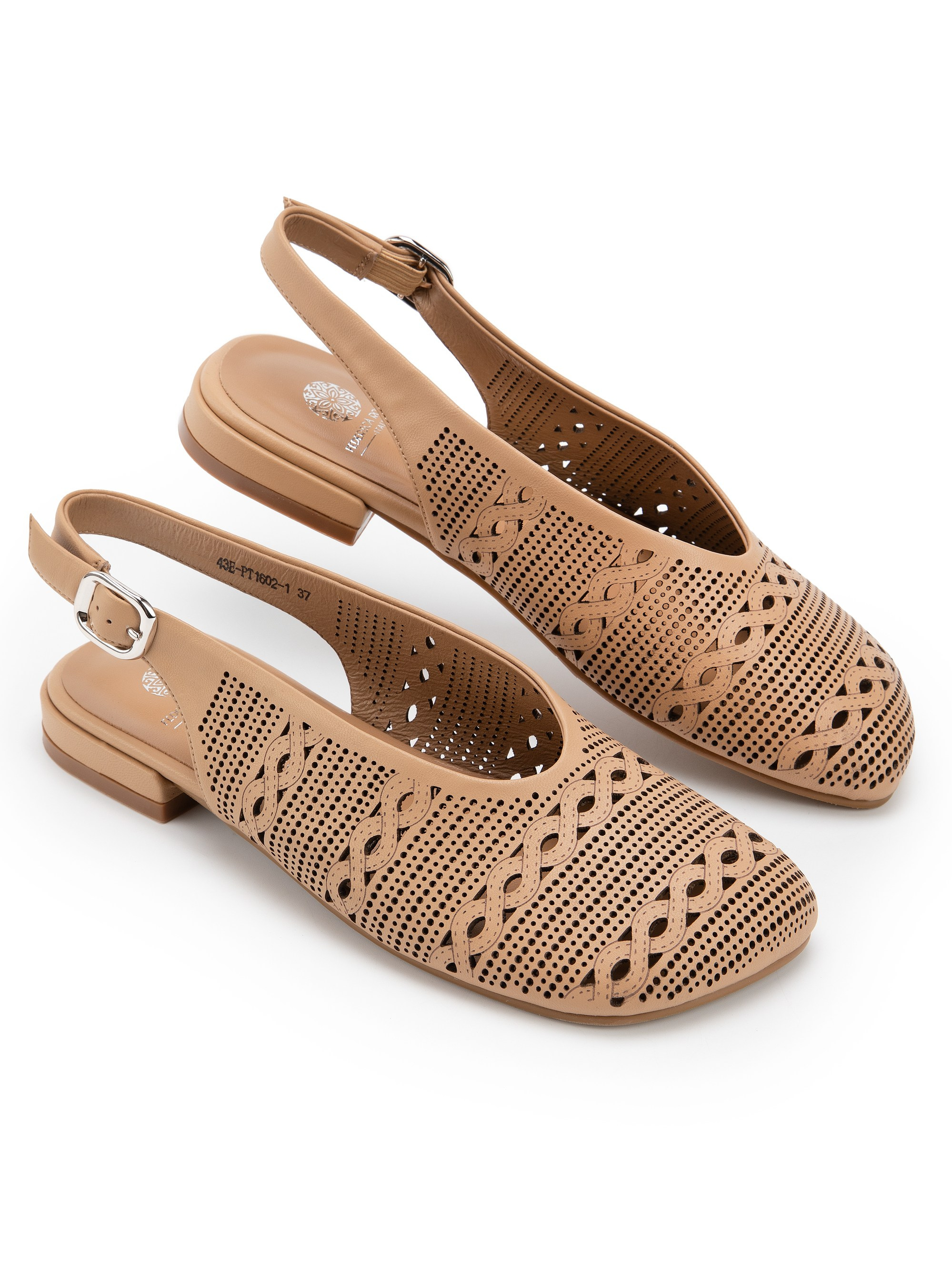 Каталожная фотография обуви. Фотограф в Москве Егор Гончаров