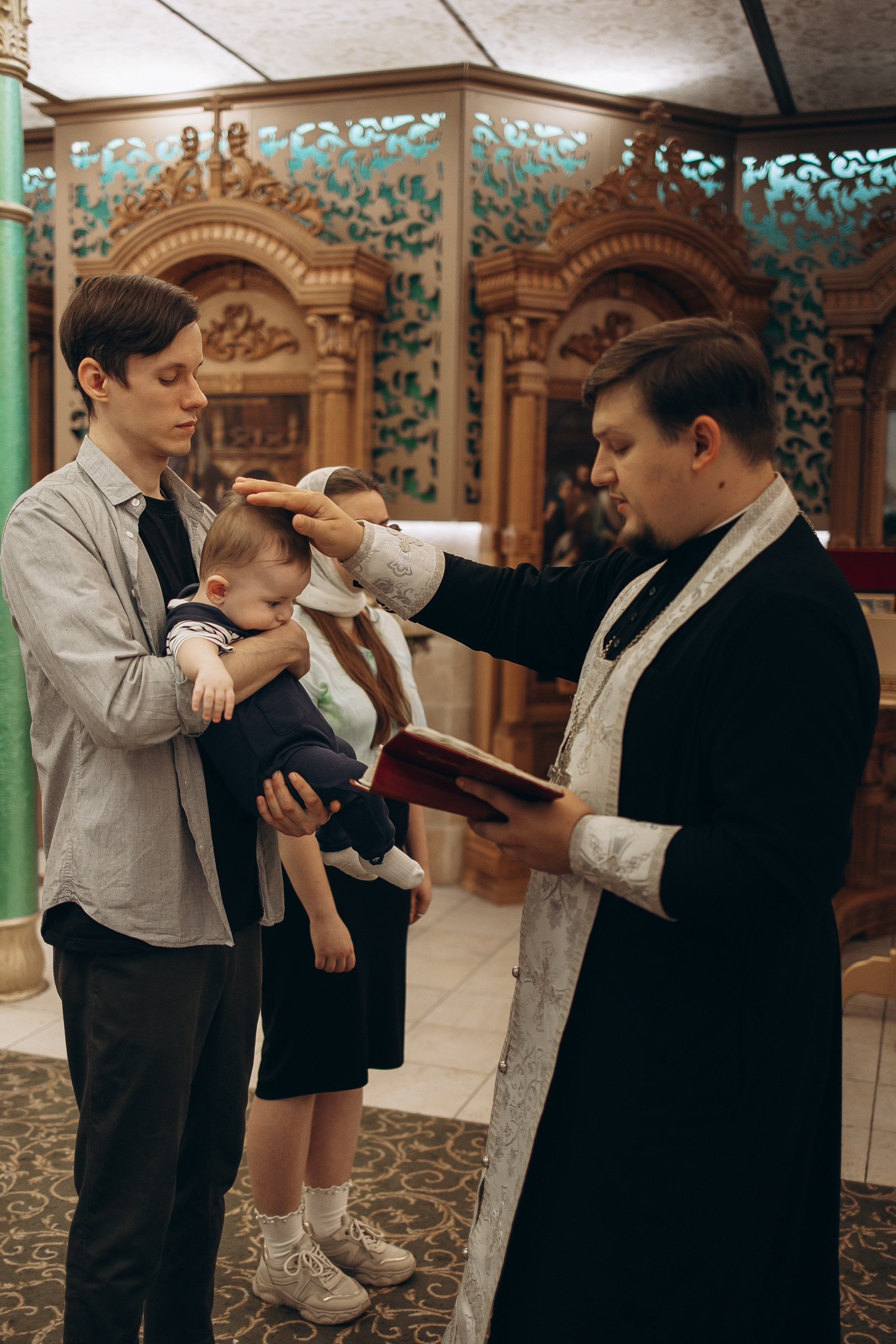 Таинство Крещения Михаила. Семейный фотограф в Краснодаре Храмова Анна