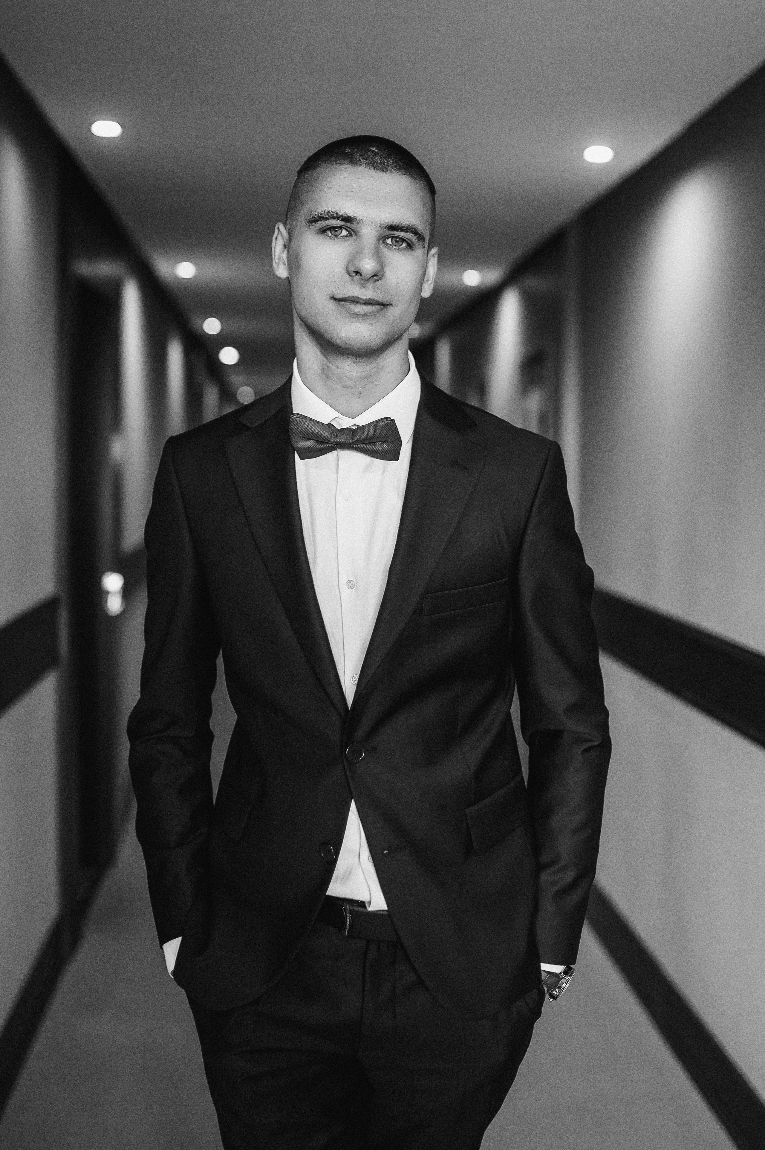 Свадебное утро и прогулка красивой яркой пары. Свадебный и семейный фотограф в Симферополе Дарья Маркова