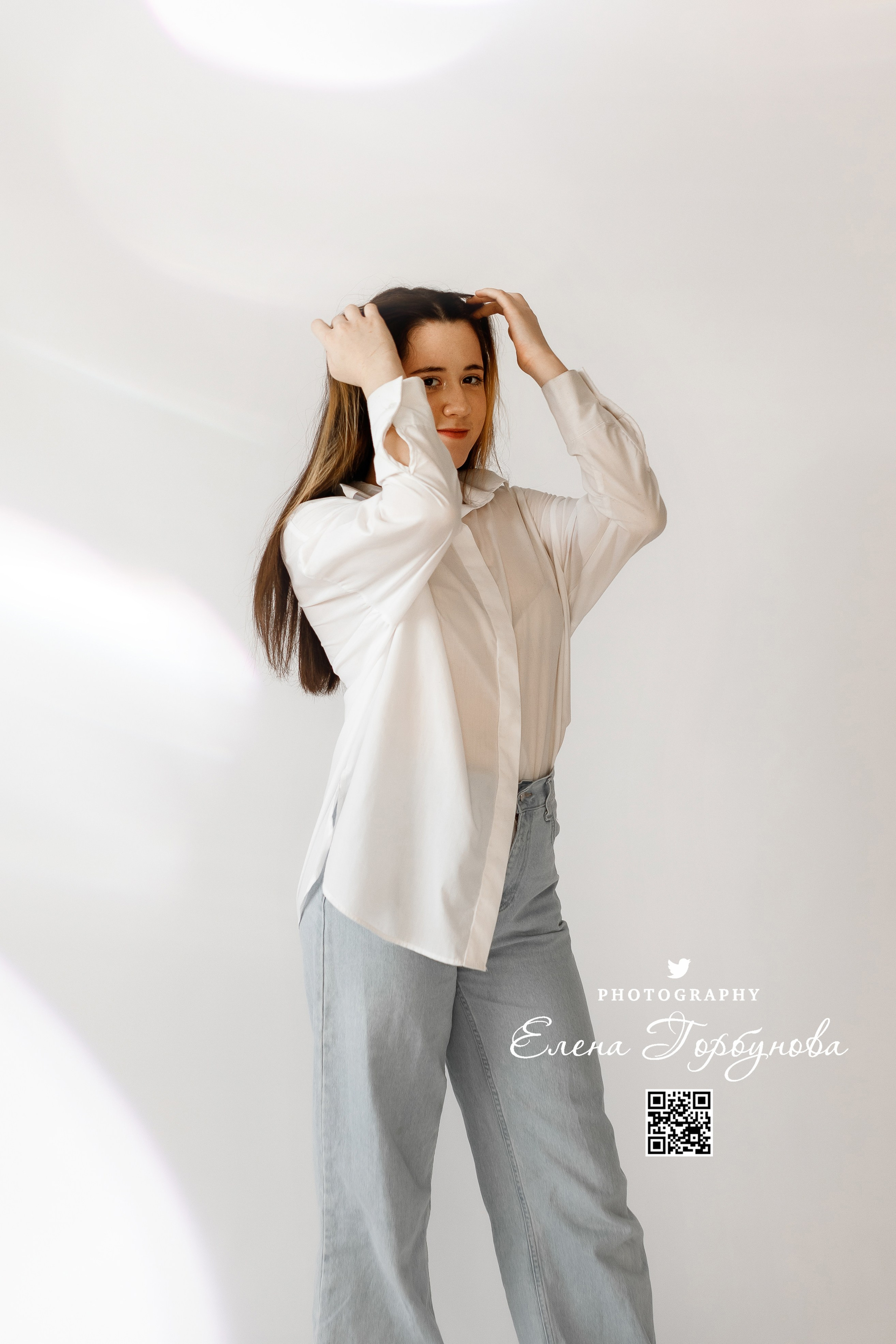 Надежда в моей студии. Декабрь 2023. Фотограф Пермь. Свадьбы. Семья и дети, школа, д. сад. Фотокниги