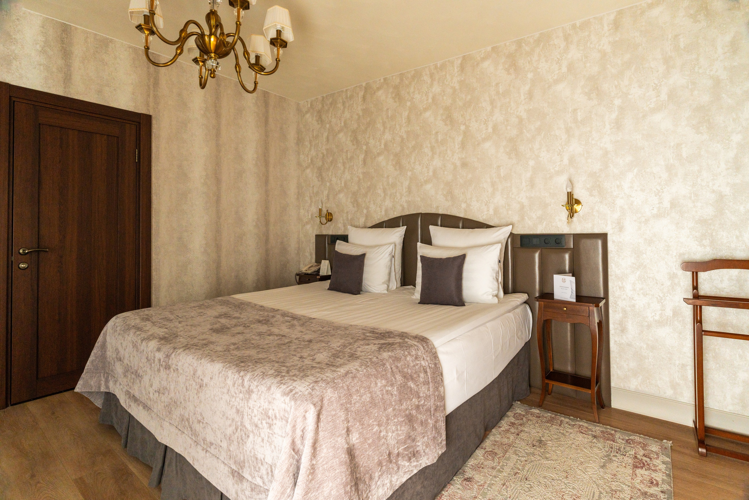 Интерьерная съёмка отеля «Мария» в Санкт-Петербурге