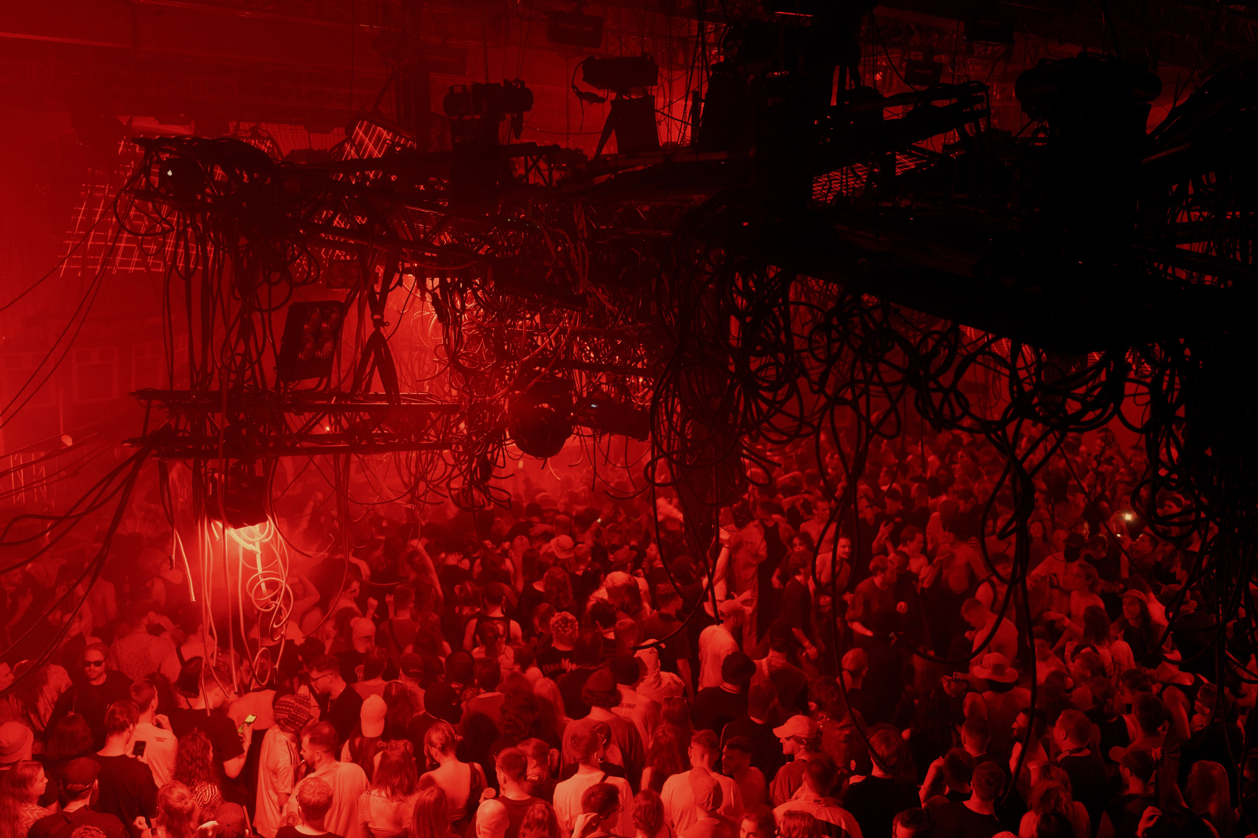 Outline 2024. @tomrus: Рустам Шагиморданов — фотограф