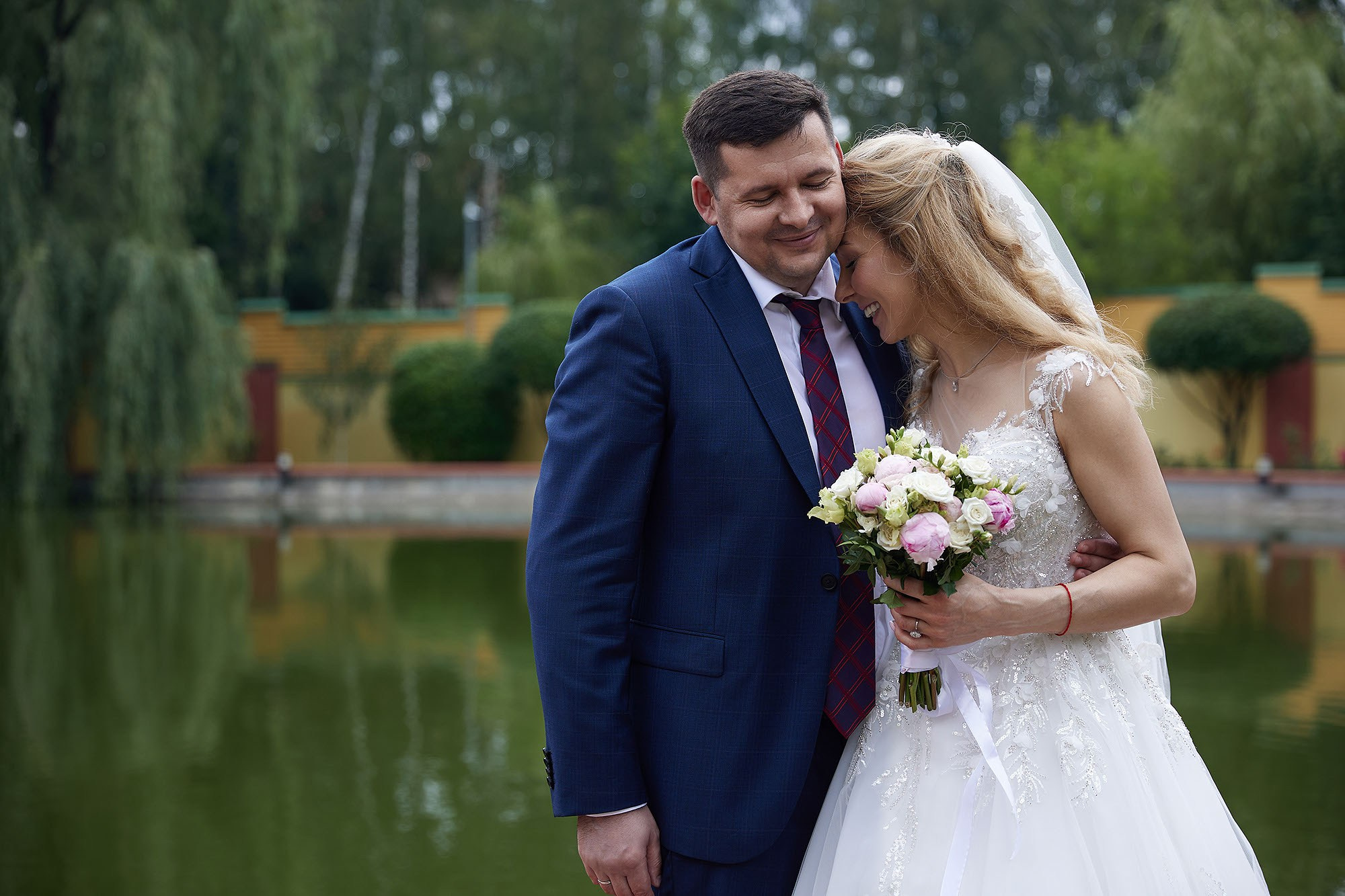 Прогулка, фотосессия жениха и невесты. Свадебная съемка. Фотограф в Москве Валерий Боцман