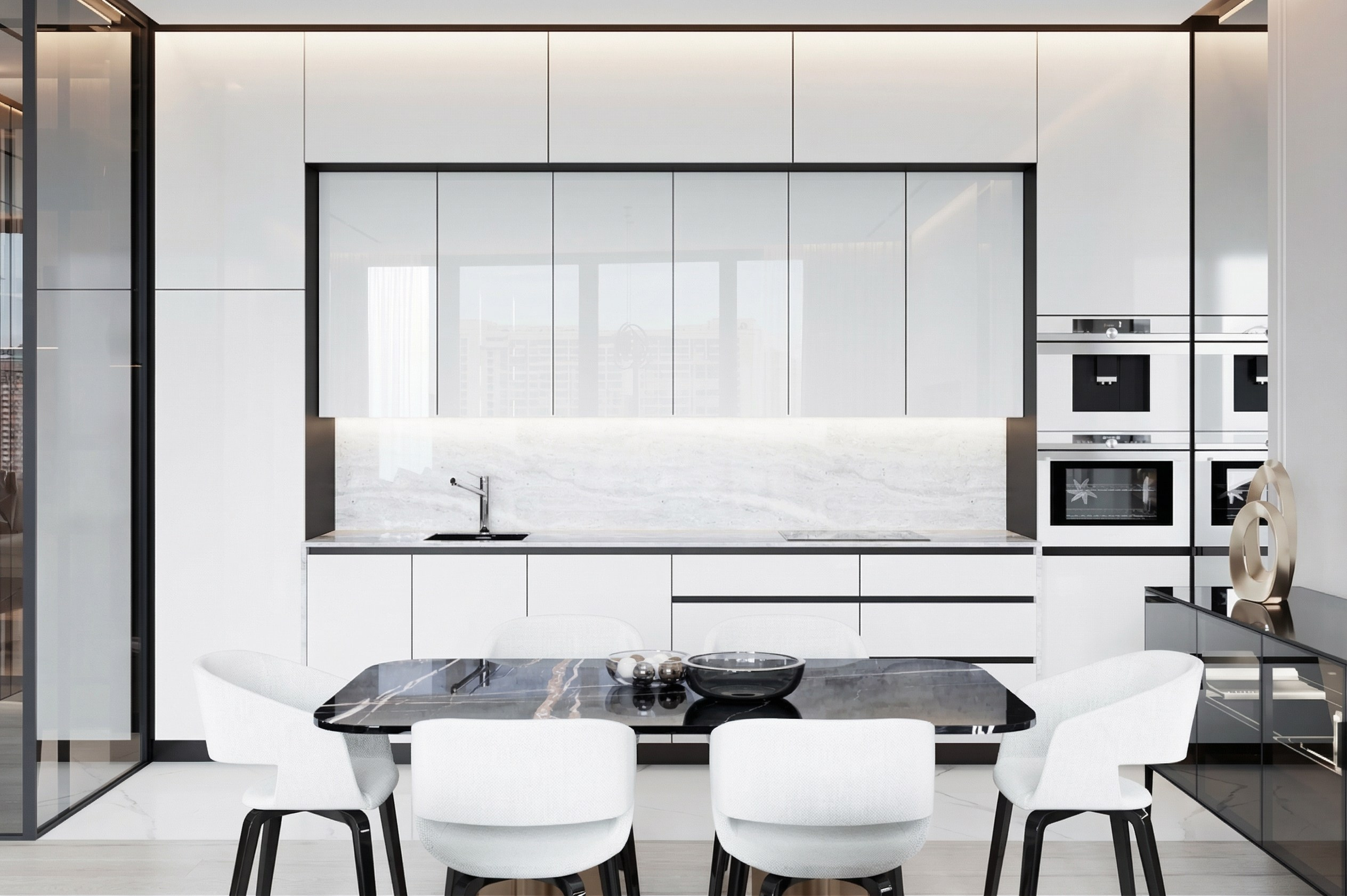 Минималистичная белая кухня с черными акцентами в квартире 113 м² от Валерии Котович: обеденный стол из темного мрамора, белые дизайнерские стулья и фартук под камень в стиле quiet luxury.