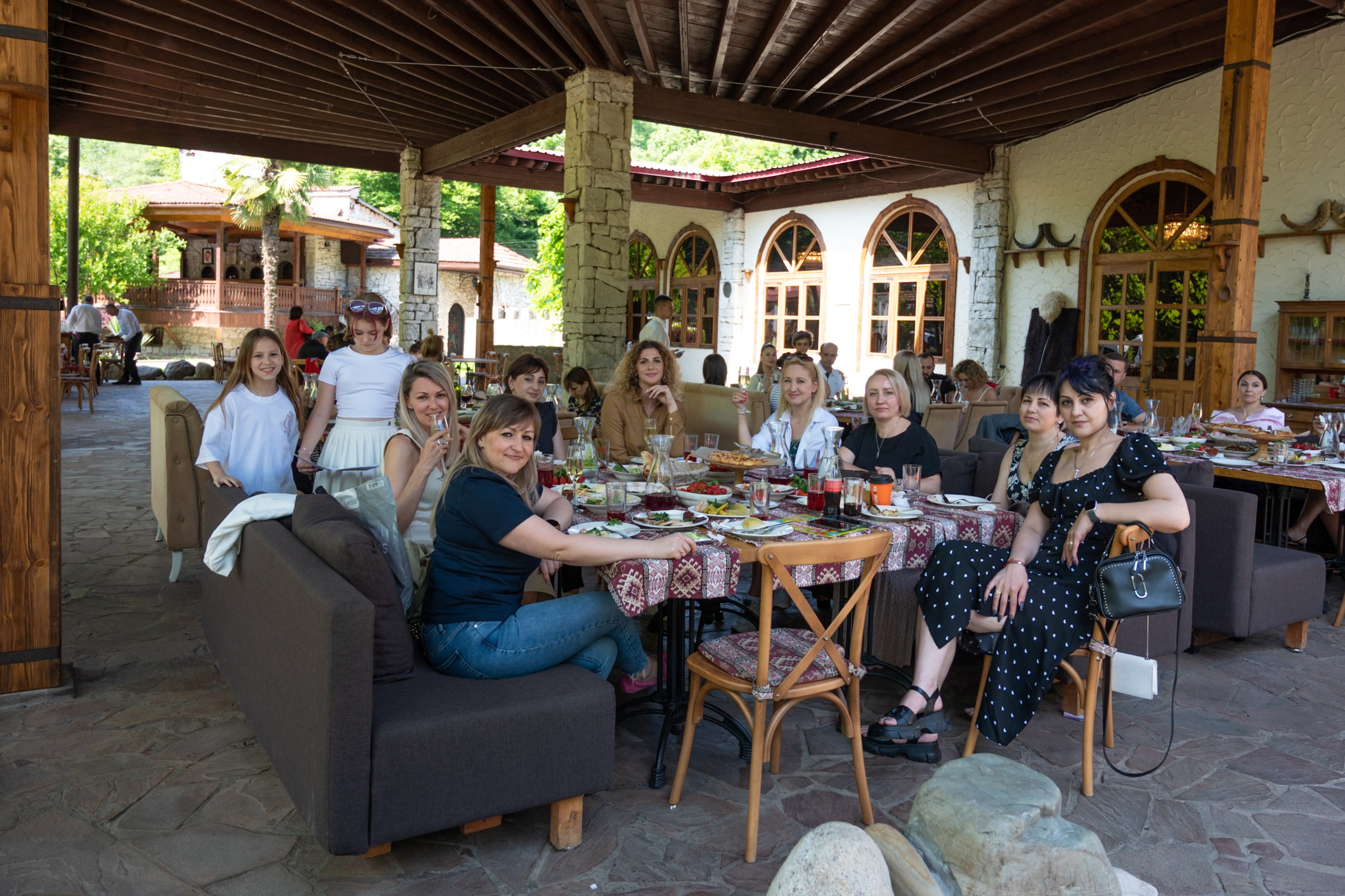 Праздник окончания учебного года 2024. Фотографирую счастливых людей в Сочи