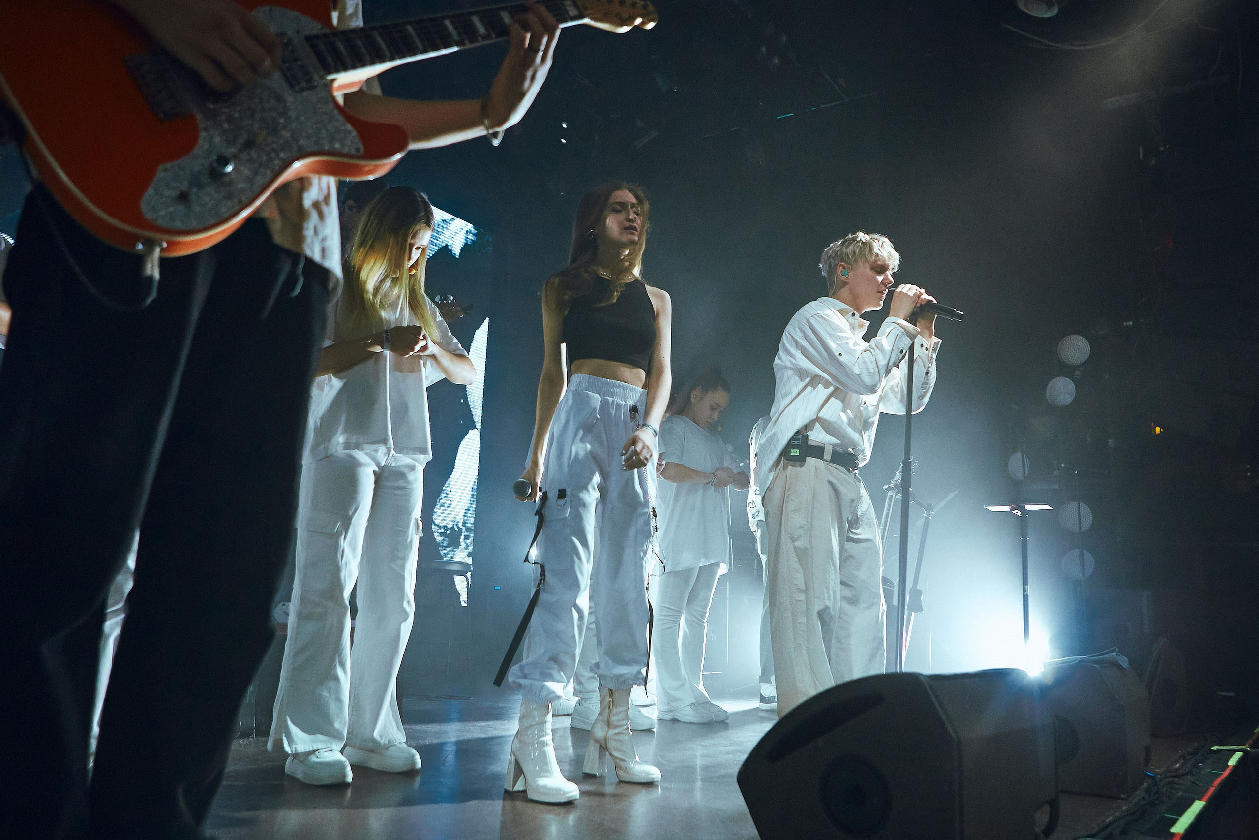 Ваня Дмитриенко «НА ОДНОЙ ОРБИТЕ ТУР». Андрей Цветков — репортажный, свадебный и портретный фотограф в Санкт-Петербурге