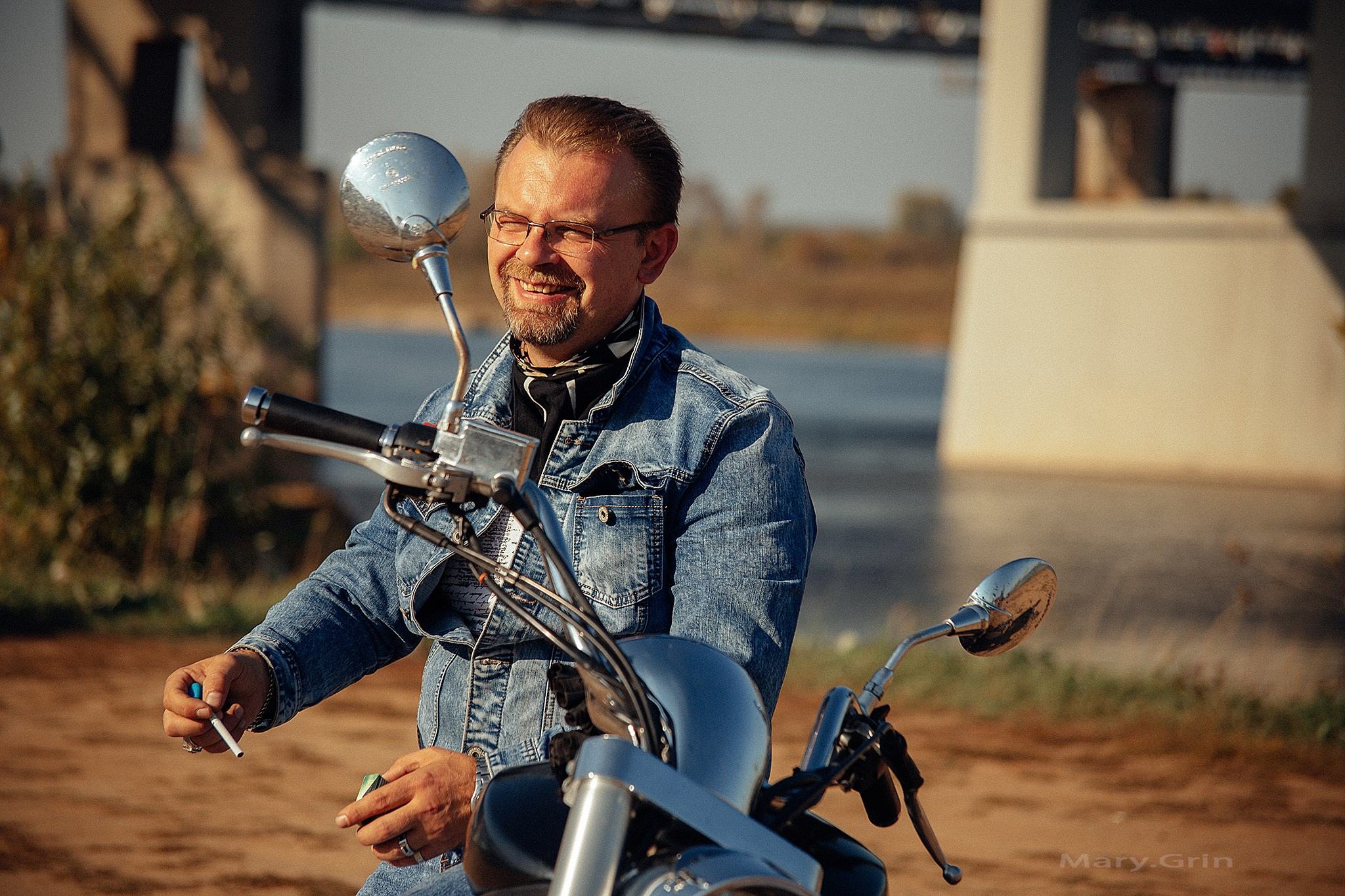 Дмитрий с мотоциклом. Детский и семейный фотограф, фотограф мероприятий Нижний Новгород