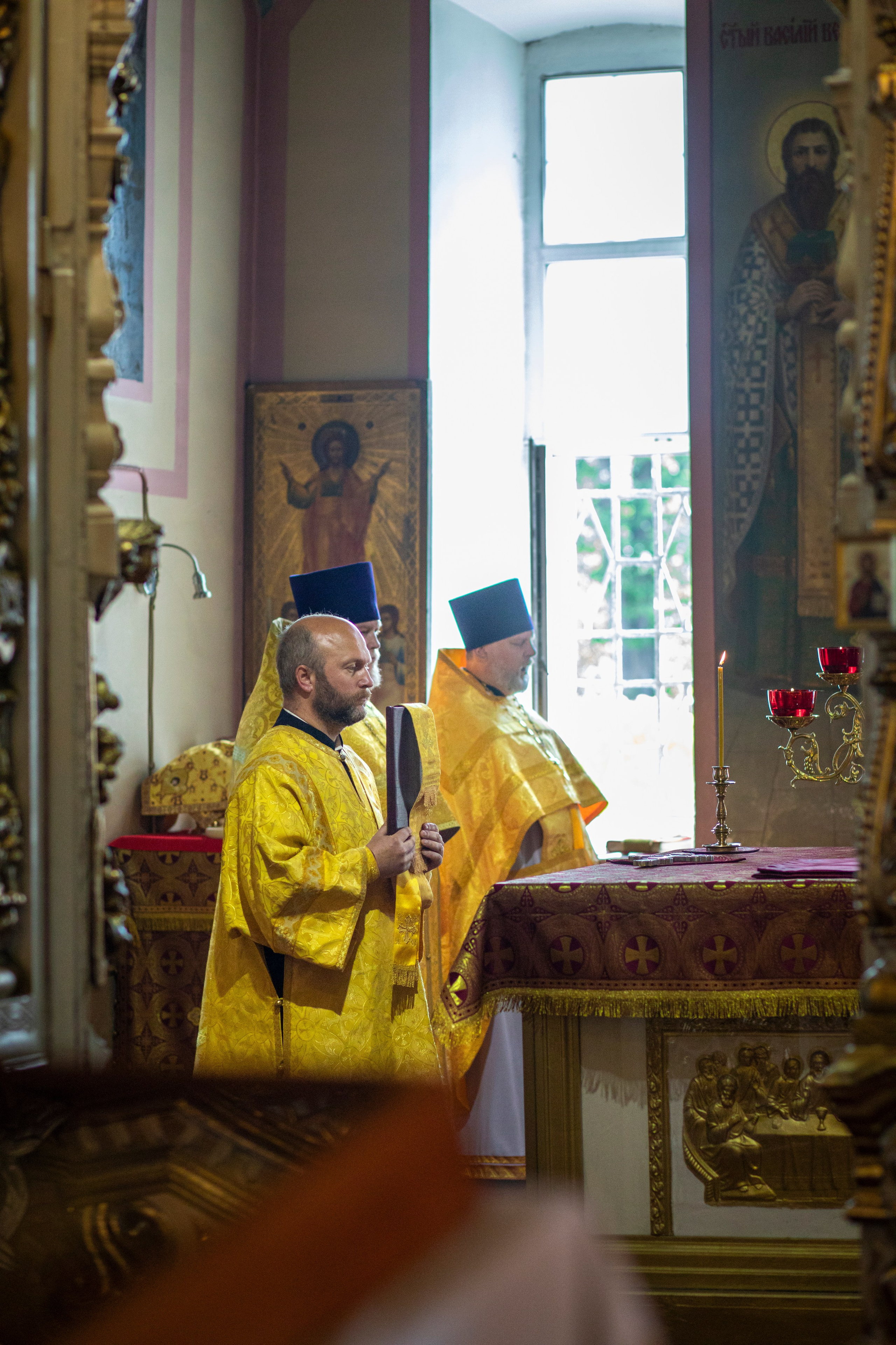 Служба епископа Александровского и Юрьев-Польского Иннокентия. Арт- фотограф Москва