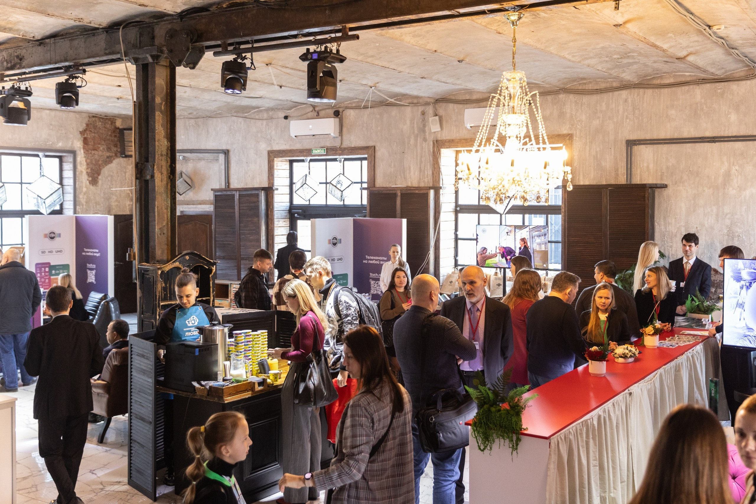 CSTB.PRO.MEDIA 2025. Свадебный и семейный фотограф