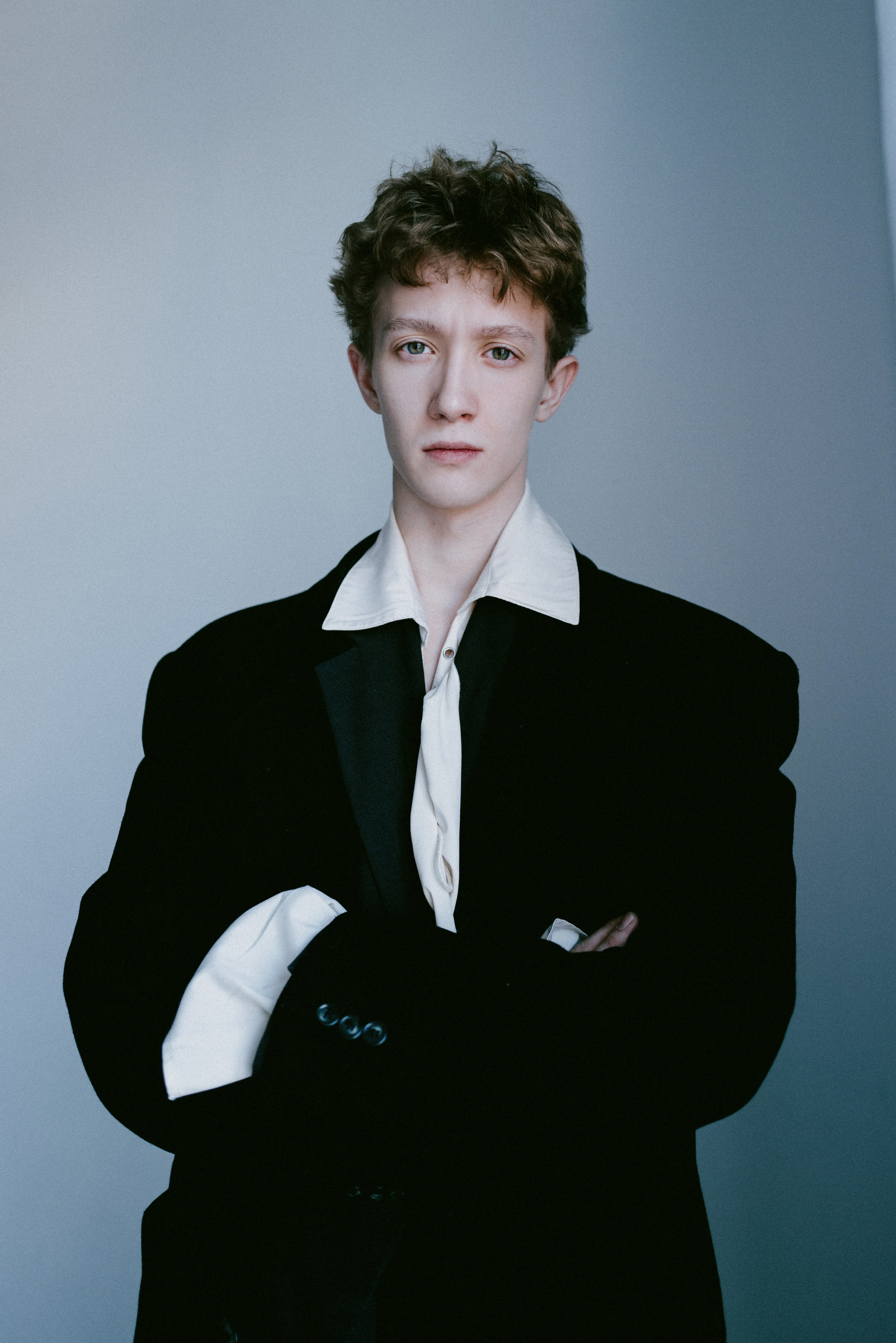 Алексей. I am Diana, a portrait photographer. I take pictures around the world