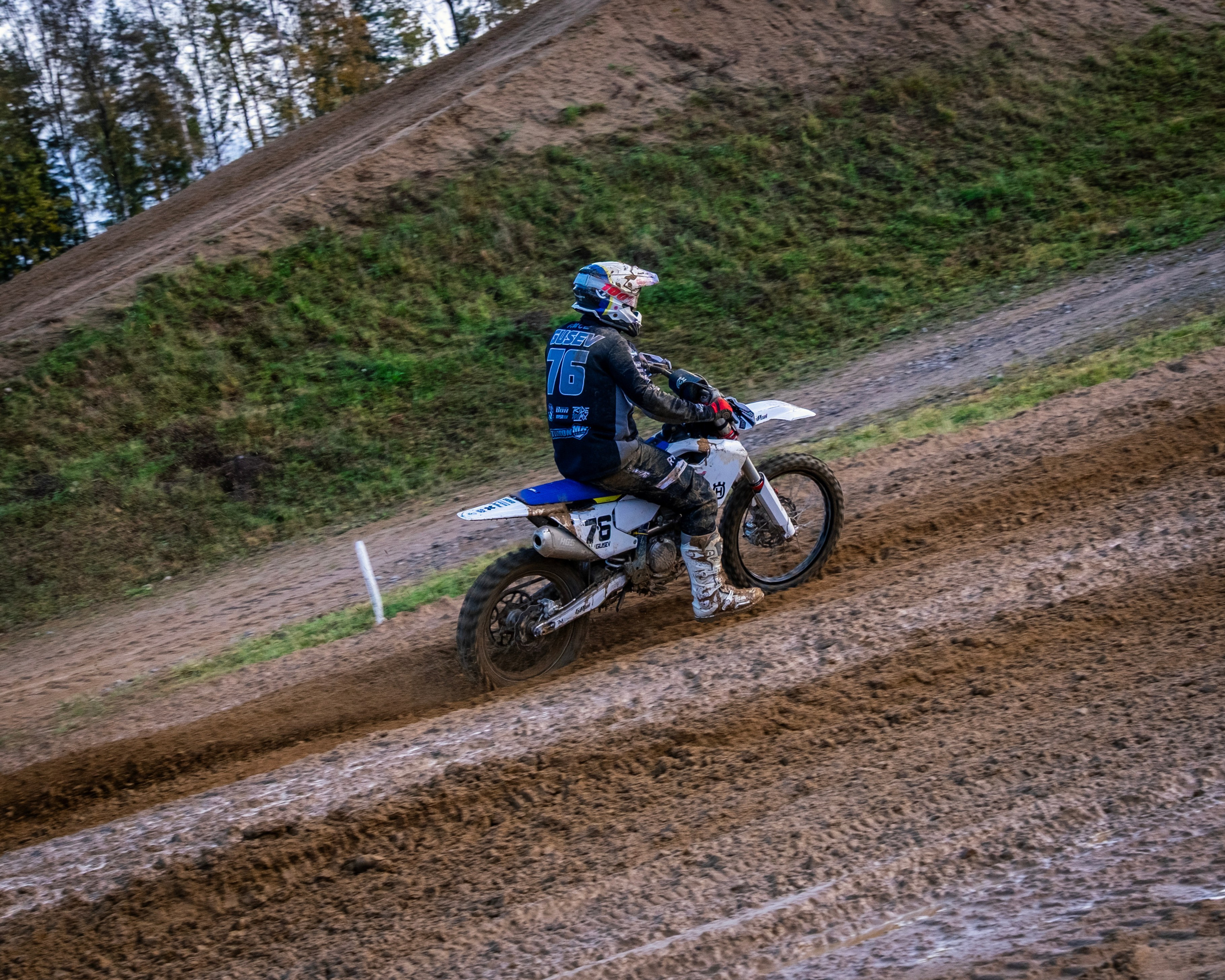 Мотокросс (Игора Драйв). Автомобильные фотографии и рисунки в Санкт-Петербурги Пашков Дмитрий