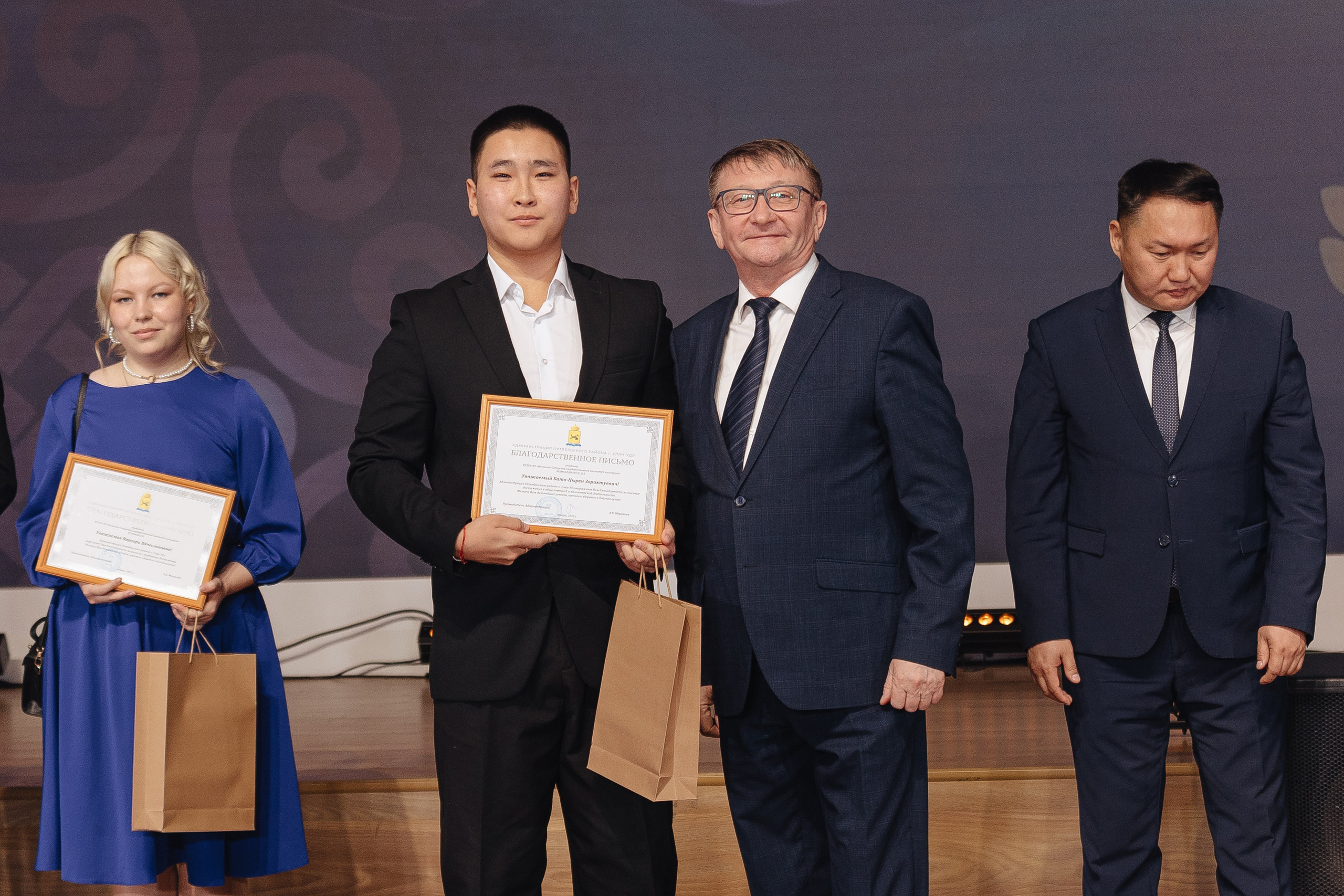 Студенческий бал. Свадебный и семейный фотограф в Улан-Удэ