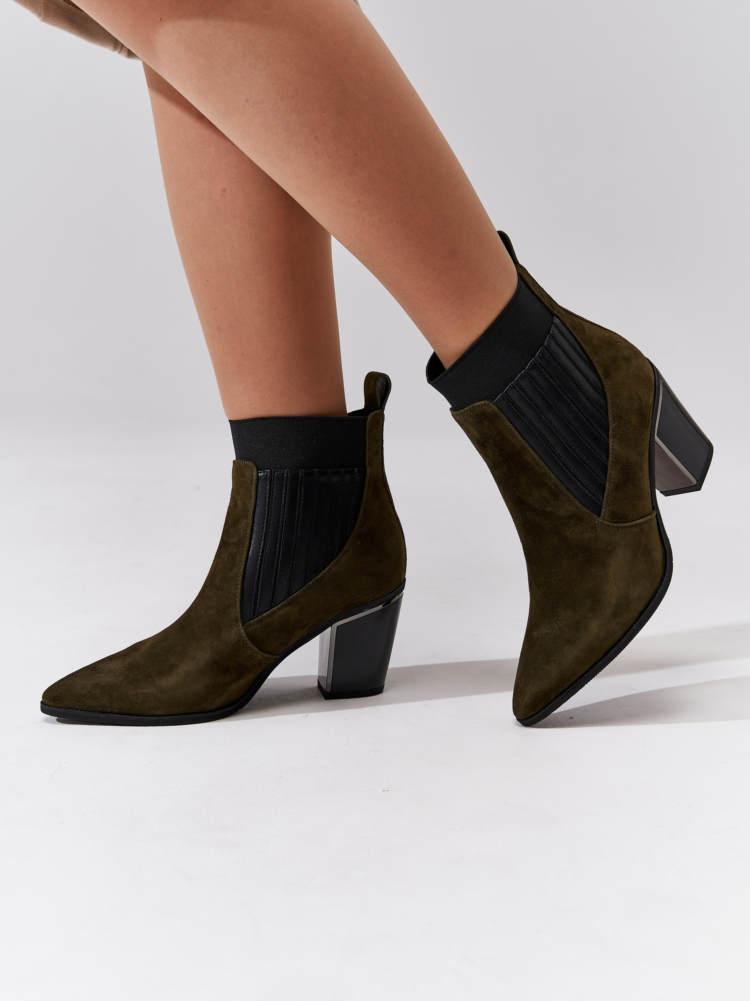 Женская обувь. Фотограф для маркетплейсов в Москве